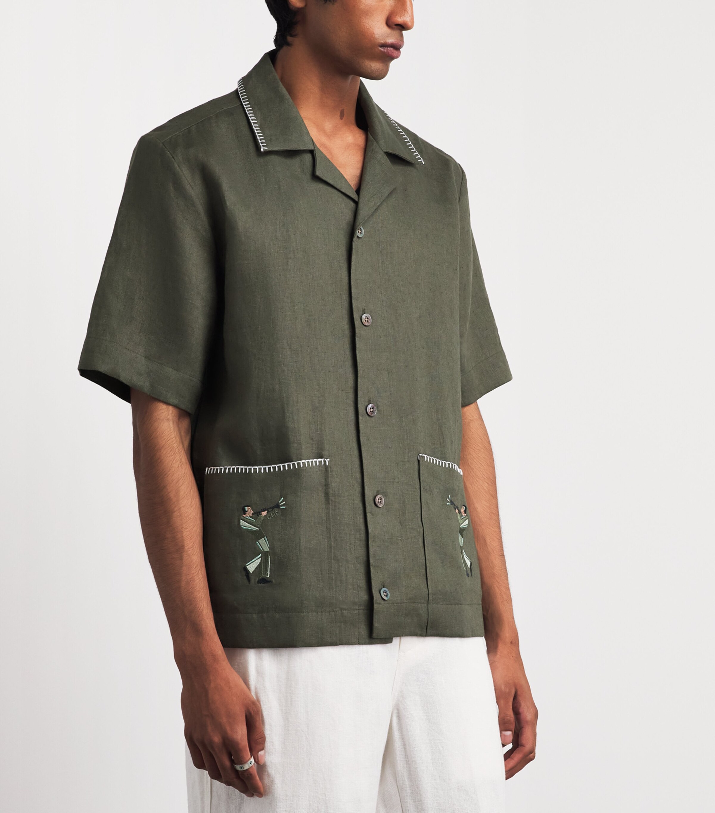CHÉ Mens Linen Trompette Embroidered Shirt Deep Forest Image 4
