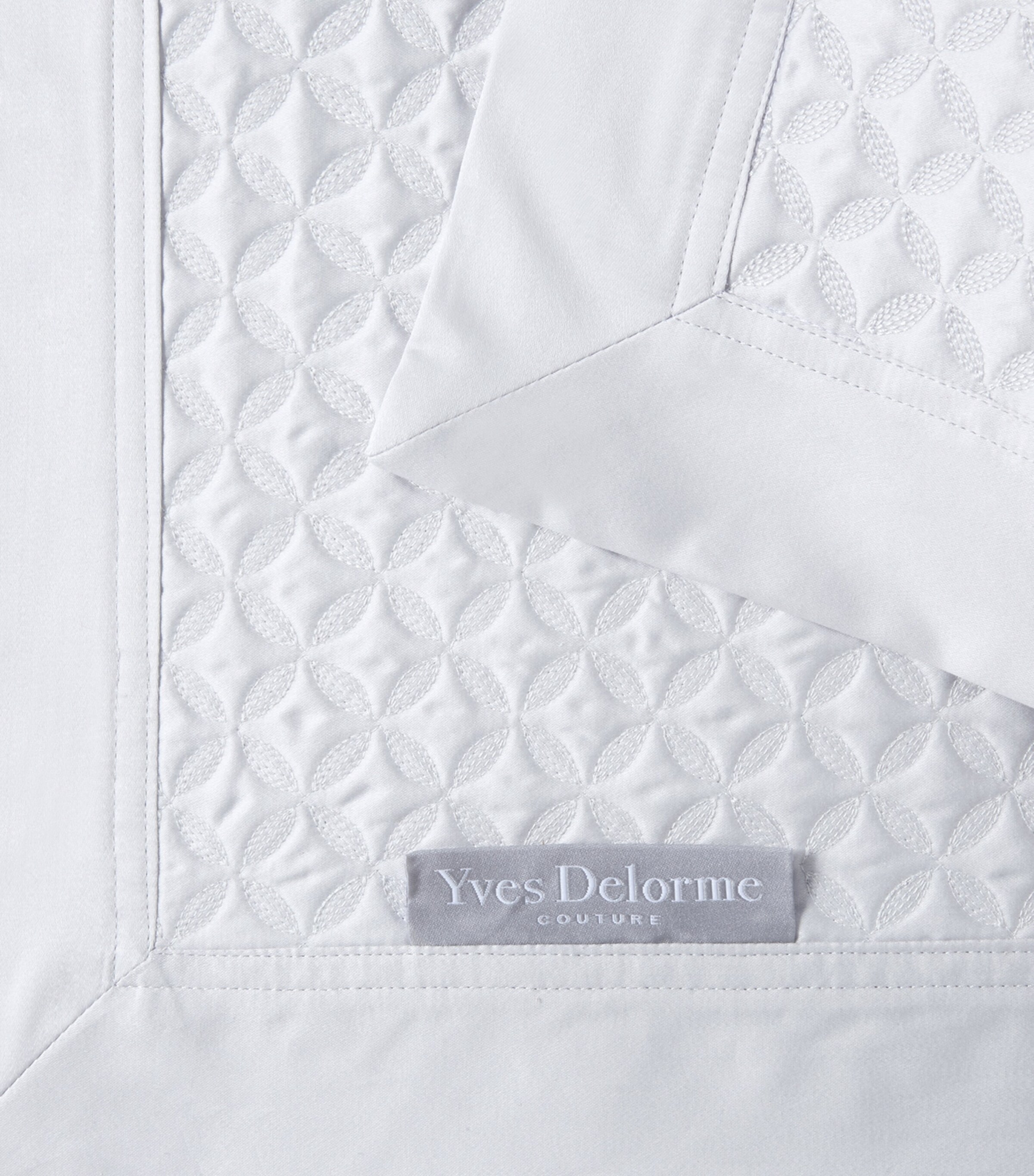Yves Delorme Couture Cotton Adagio Emperor Bedspread (300cm x 260cm) Brume Image 4
