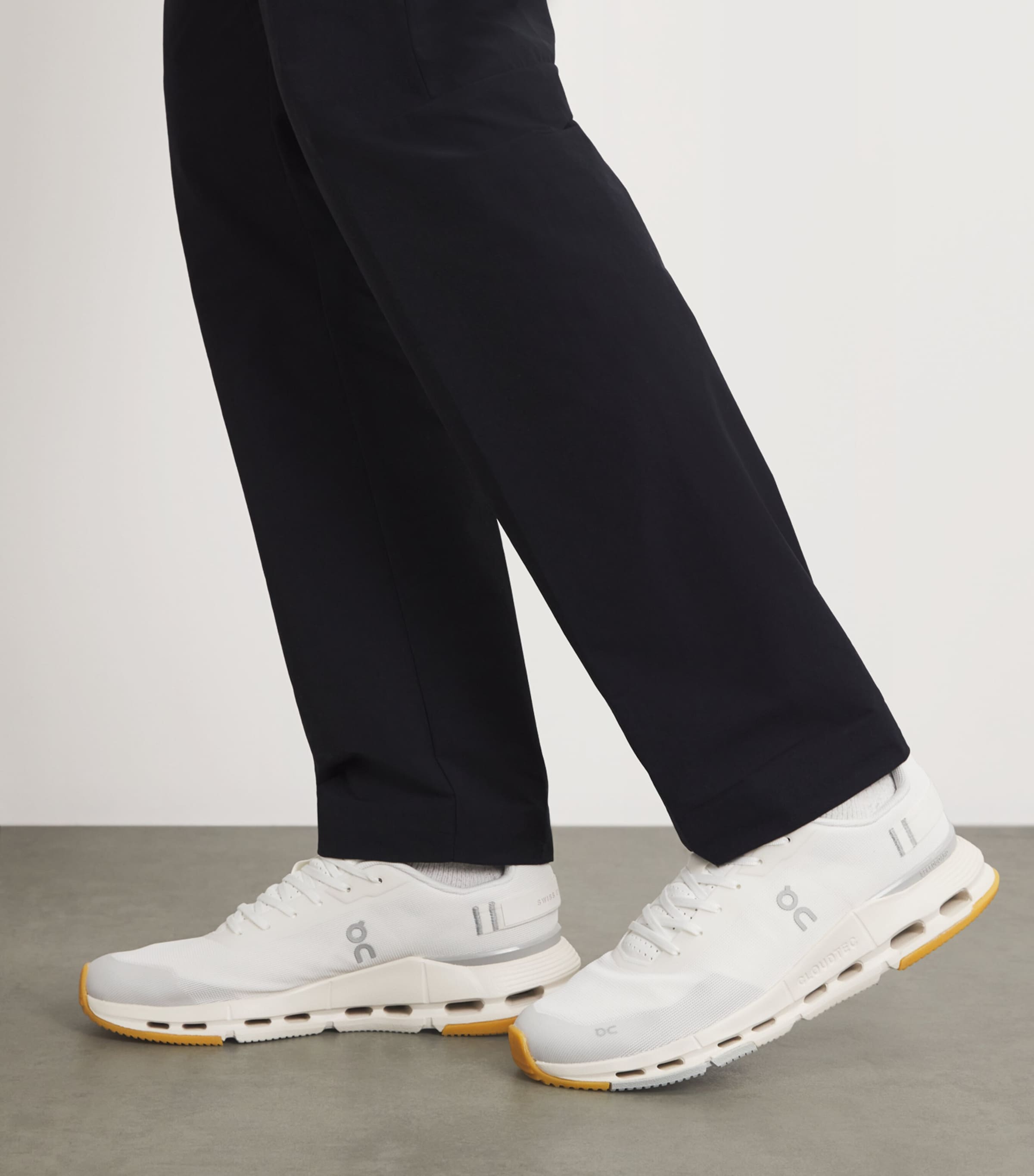 On Cloudnova Form 2 đôi giày walking đáng mua nhất 2024 Hinh anh 6: On Cloudnova Form 2 doi giay walking dang mua nhat 2024