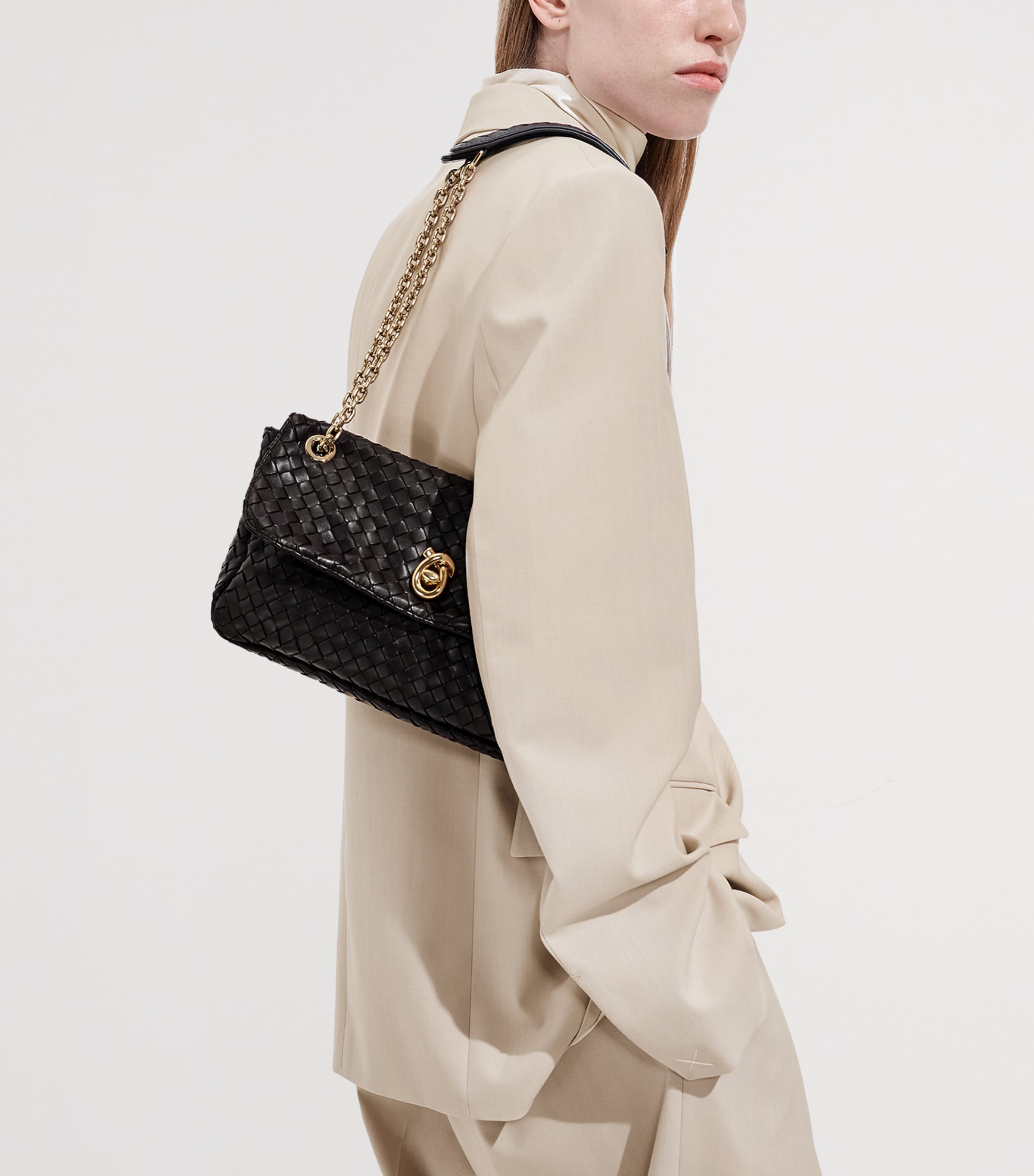 Bottega Veneta Leather Madison Shoulder Bag Image 2
