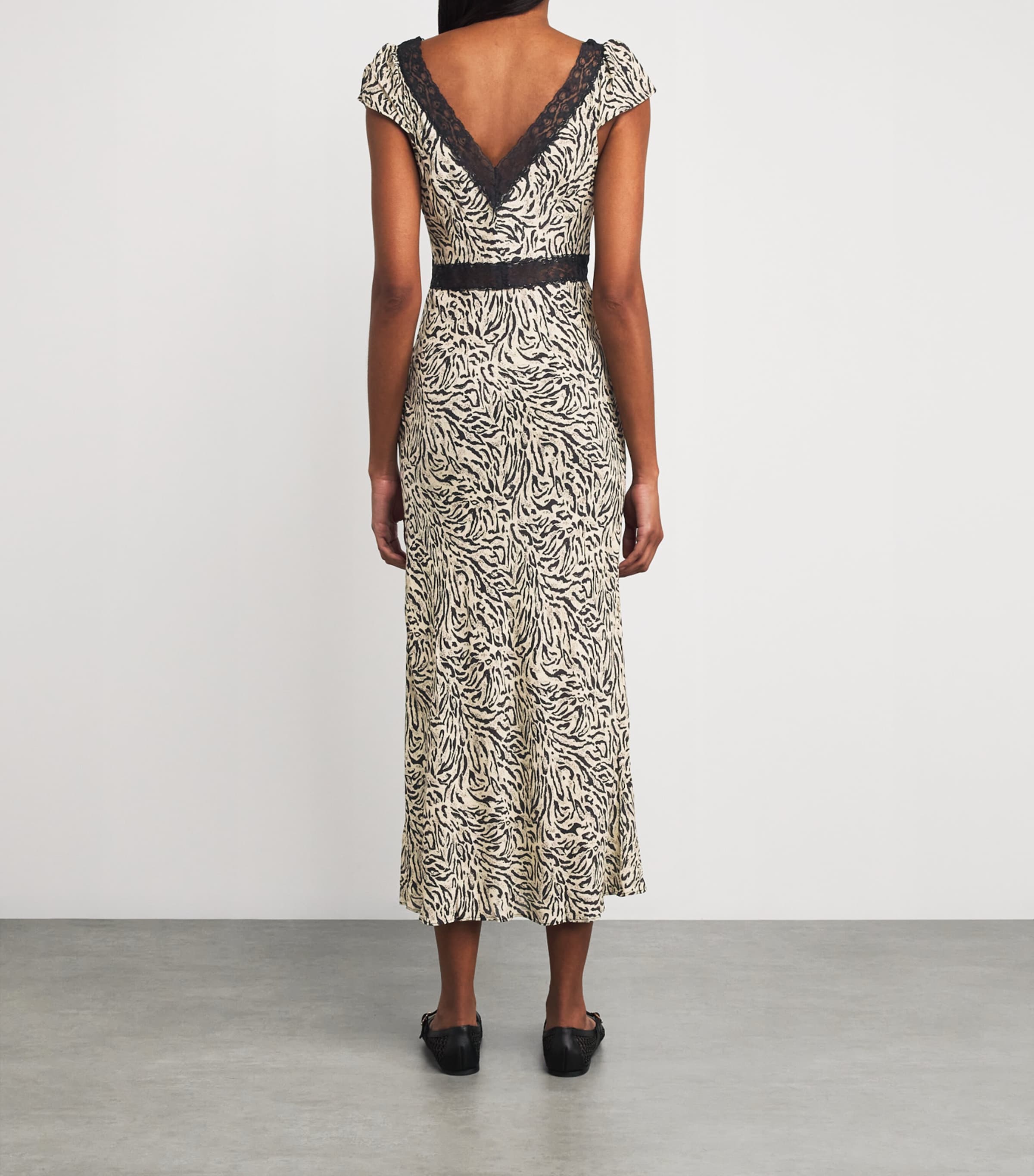RIXO リキソー ブランド ワンピース Iggy embroidered 1084118 Rixo Animal Print Iggy Midi Dress | Harrods US