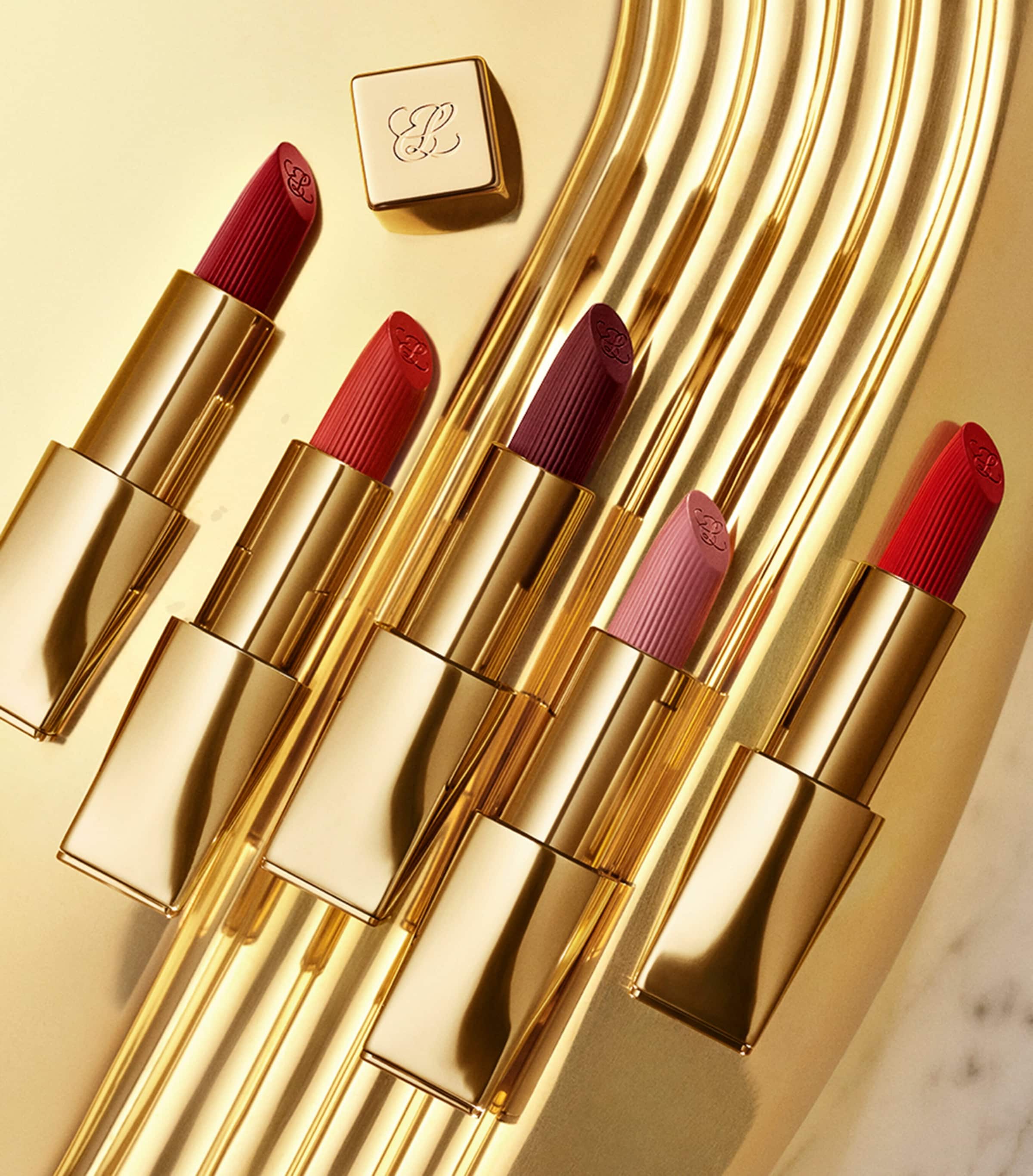 Pure Color Crème Lipstick POWERFUL Image 5
