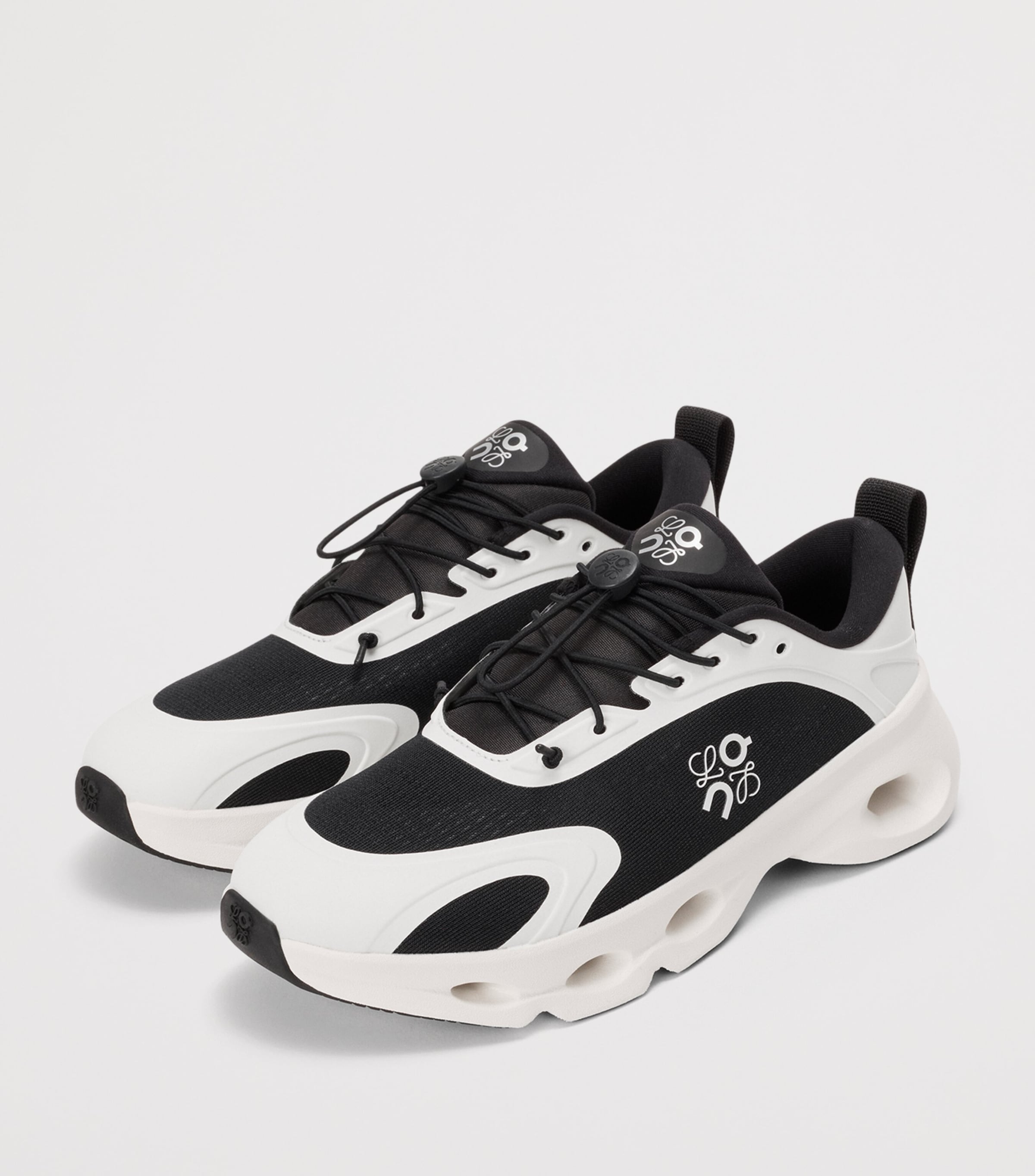 LOEWE x On Cloudsolo Trainers Black/eggshell Image 3