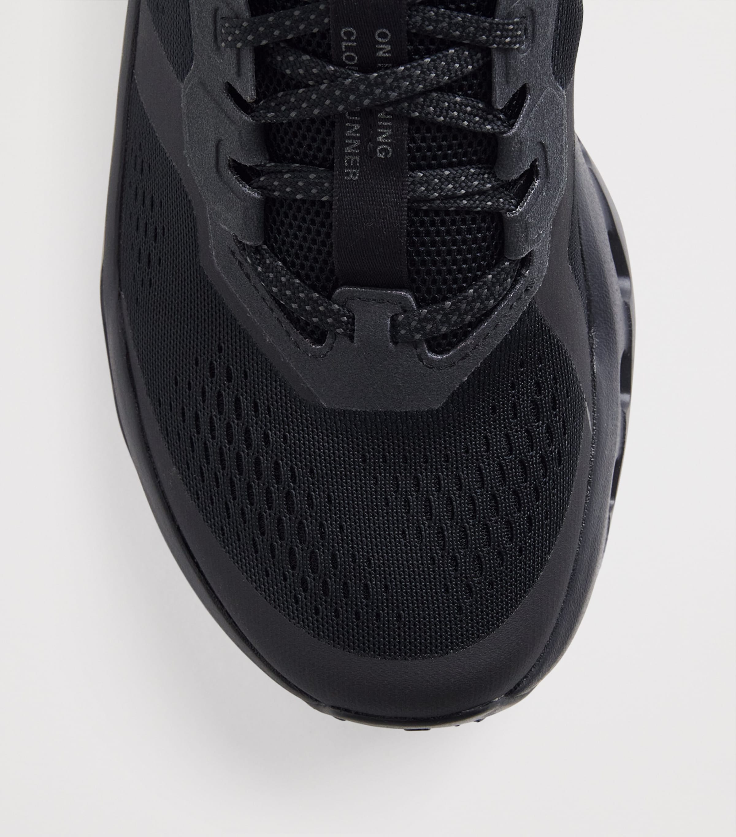 On Cloudrunner 3 Trainers Black / Black Image 6