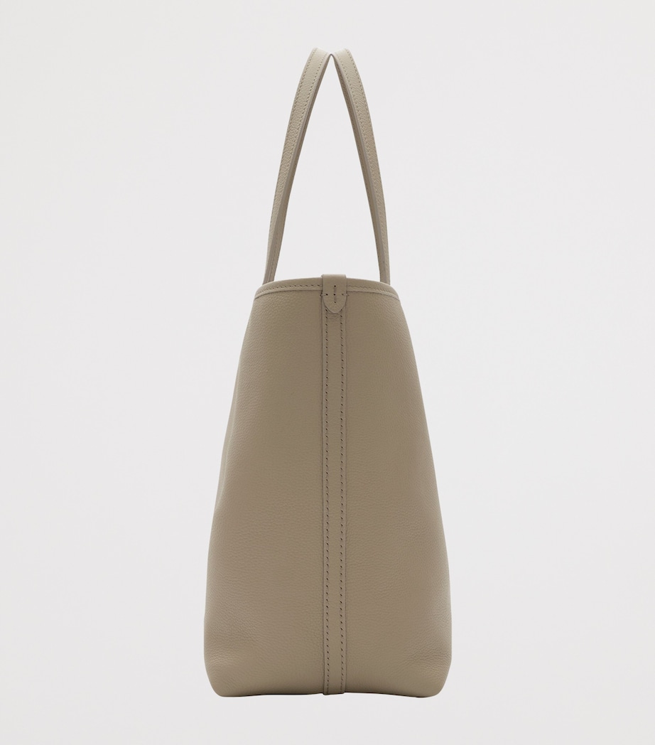Burberry Womens Medium Leather Reversible Bloomsbury Tote Mushroom/mallow Pink Image 3
