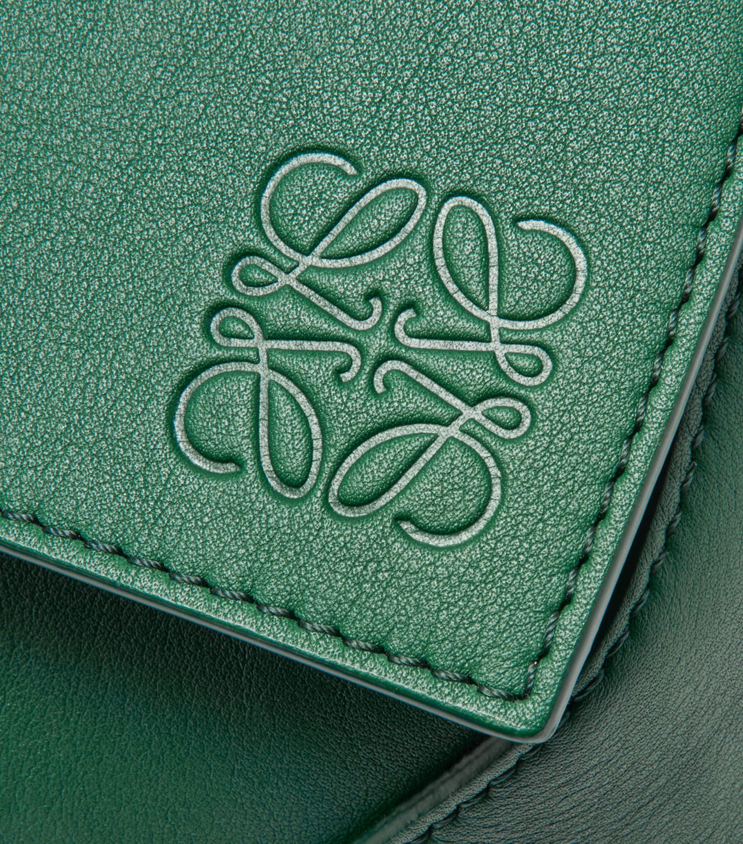 VIP【関税送料無料】希少 Loewe Puzzle Edge New Large Bag Large Puzzle Edge bag in classic calfskin Green - LOEWE