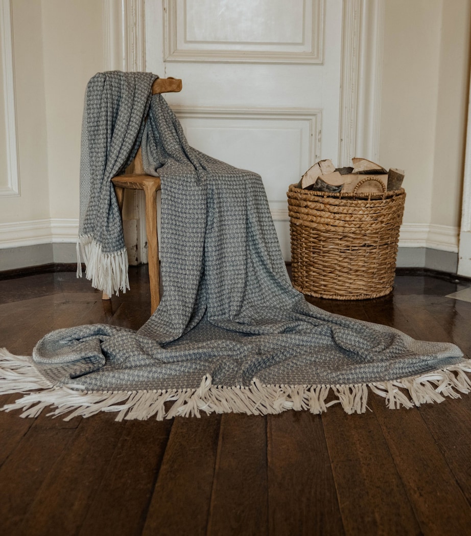 Araminta Campbell Alpaca-Blend Willow Throw (150cm x 230cm) Grey Image 2