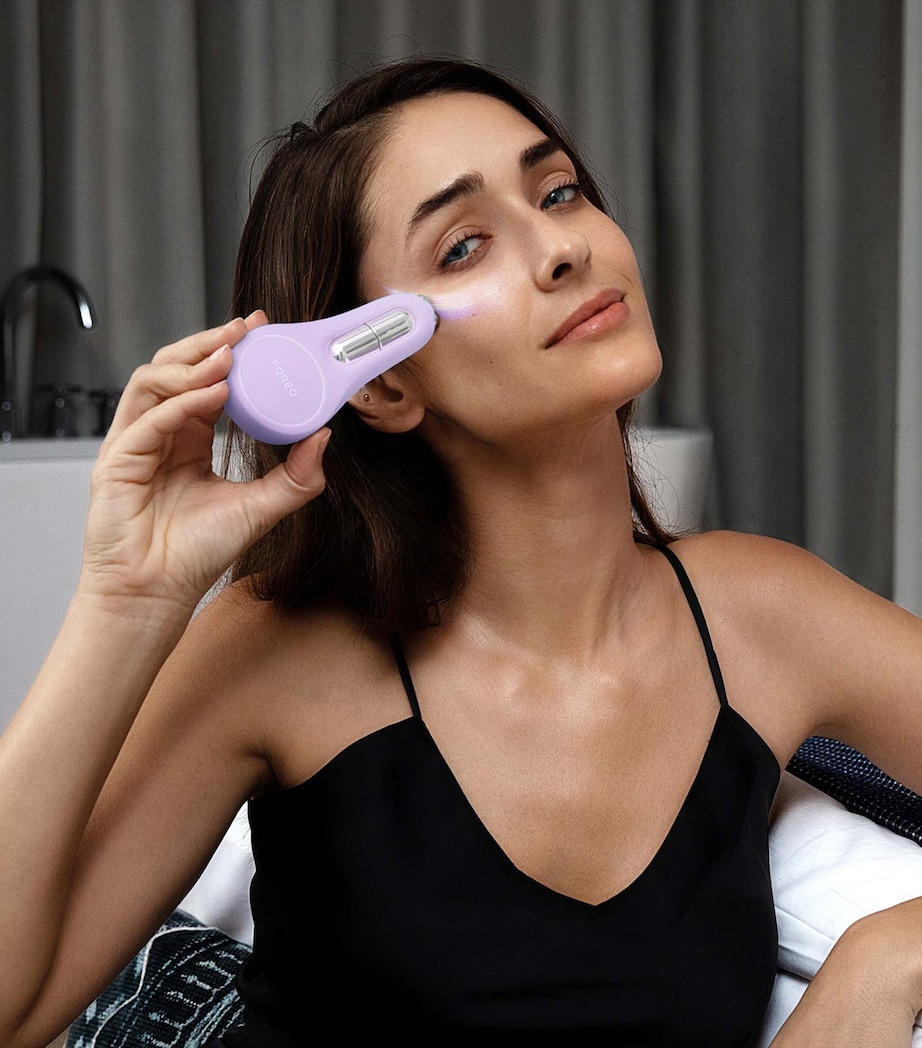 Foreo BEAR 2 Eyes & Lips Smoothing Device Lavender Image 2