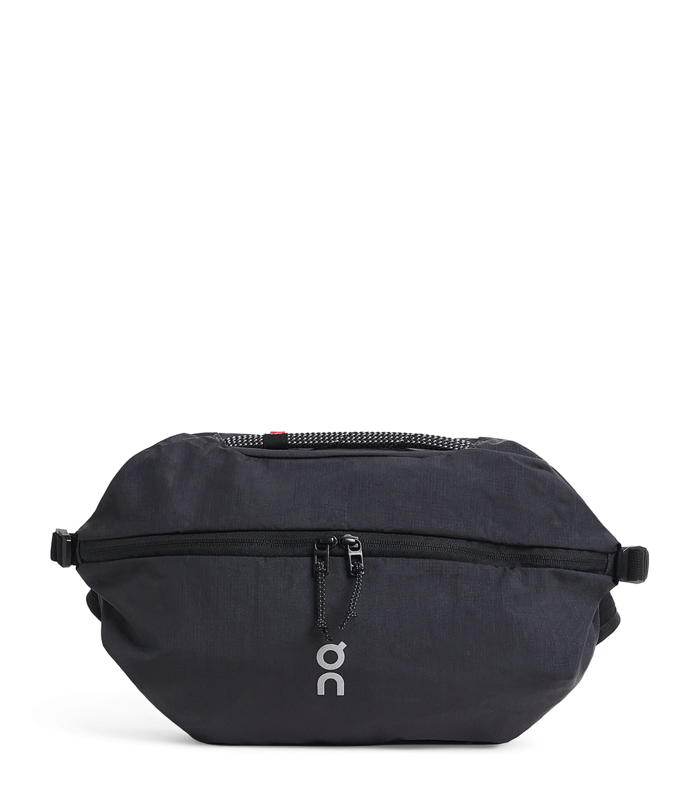 On Sling Pack Cross-Body Bag Magnet | Black Image 1