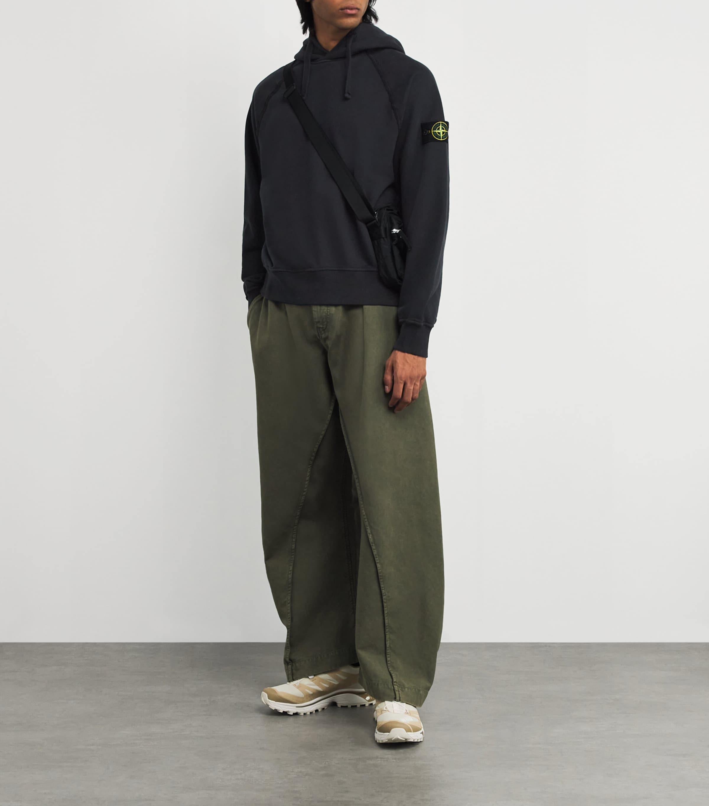 Cotton Compass Patch Hoodie V0029 Image 2