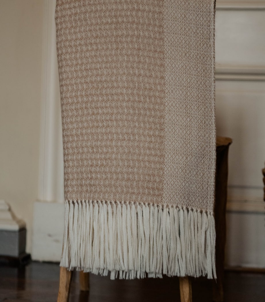 Araminta Campbell Alpaca-Blend Willow Throw (150cm x 230cm) Caramel Image 3