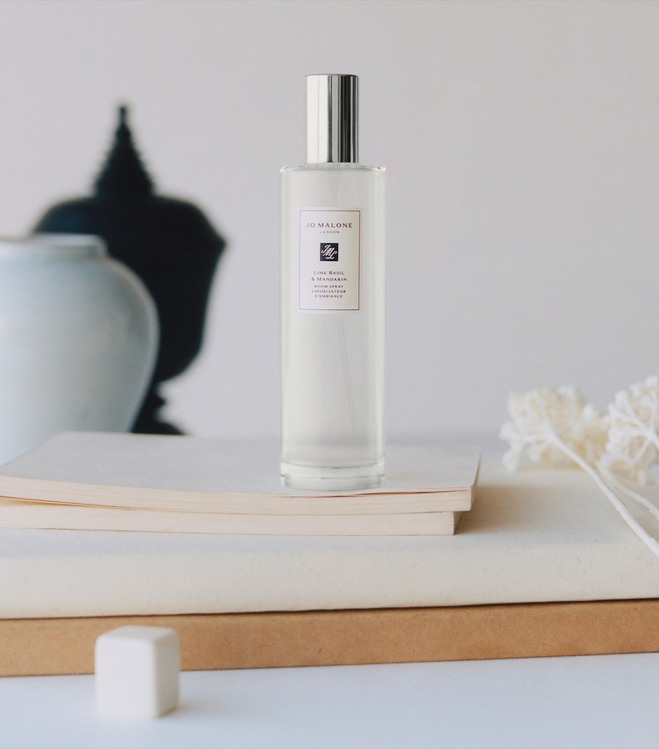 Lime Basil & Mandarin Room Spray (100ml) NO COLOUR Image 4