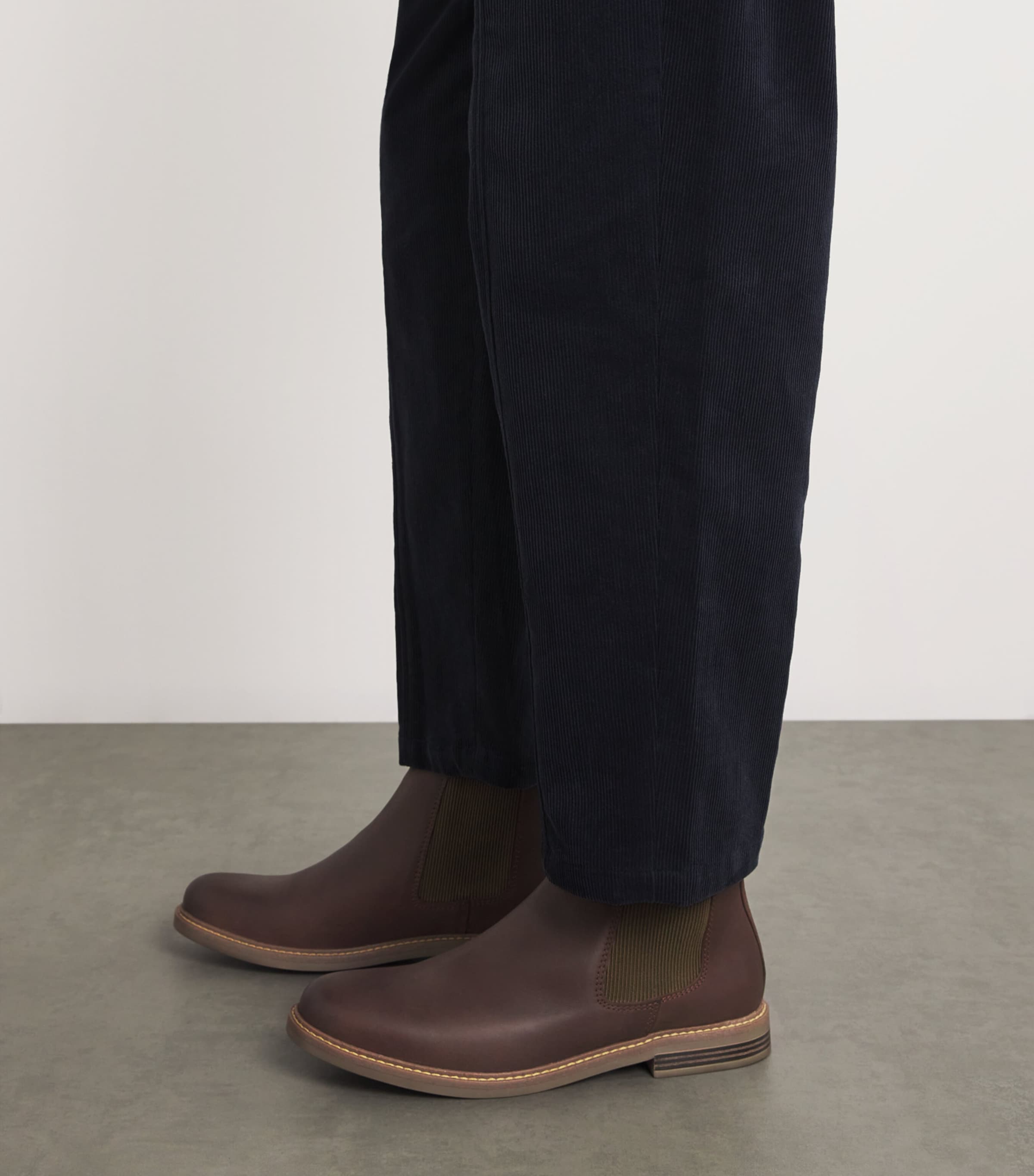 Leather Farsley Chelsea Boots CHOCO Image 2