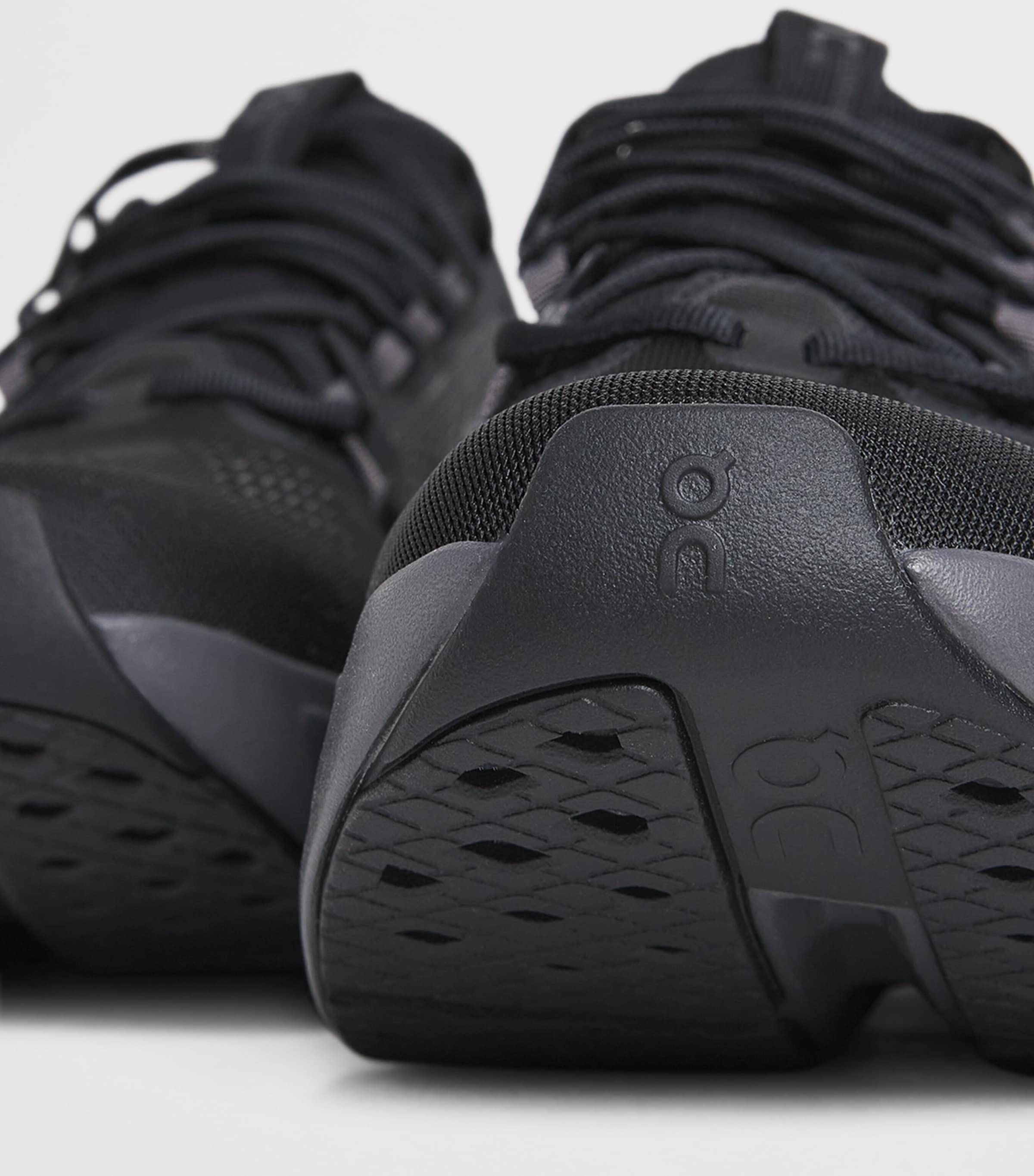 Cloudsurfer Max Trainers BLACK  ECLIPSE Image 7