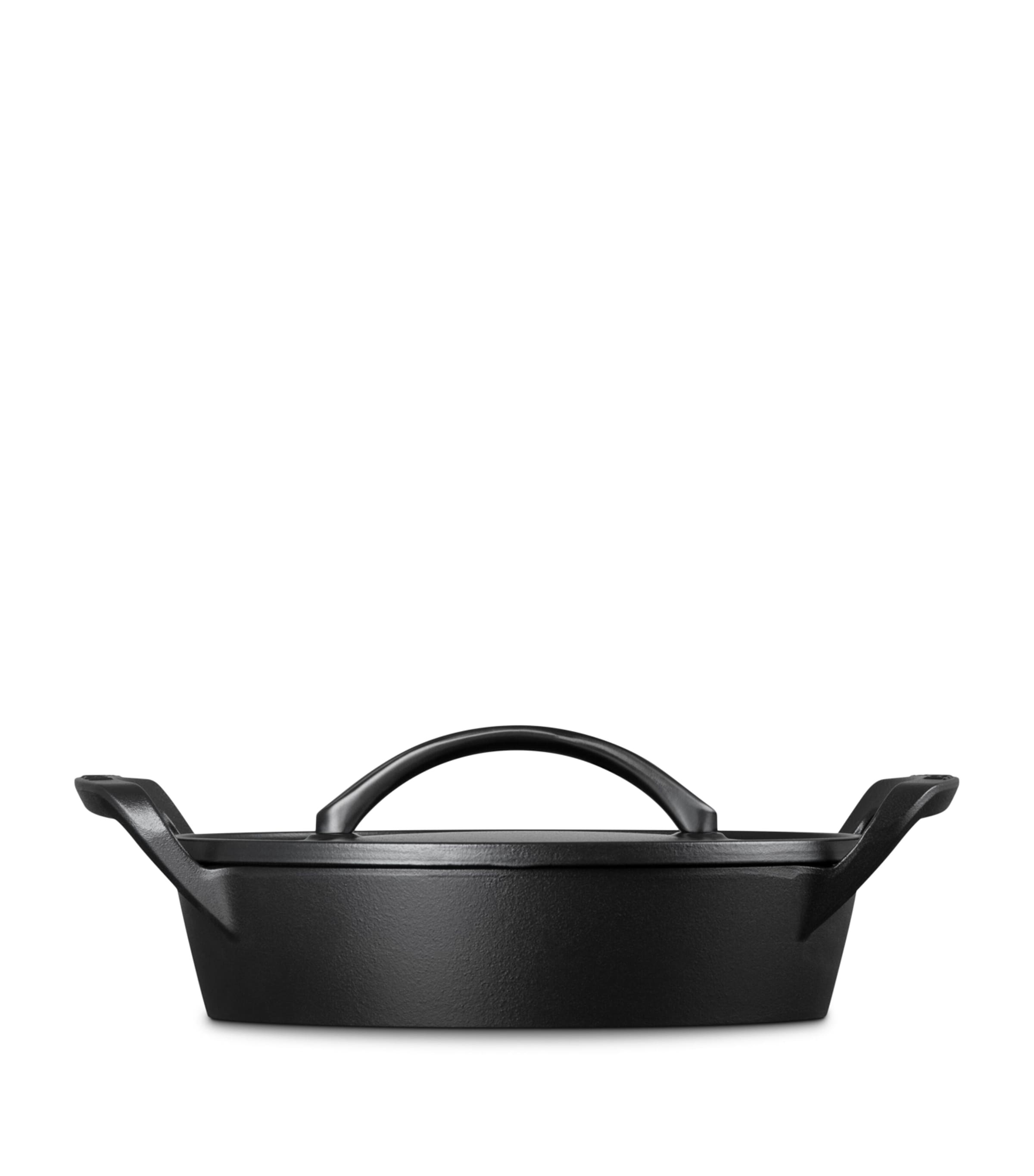 Le Creuset Cast Iron BBQ Shallow Casserole Dish (28cm) Matt Black Image 3