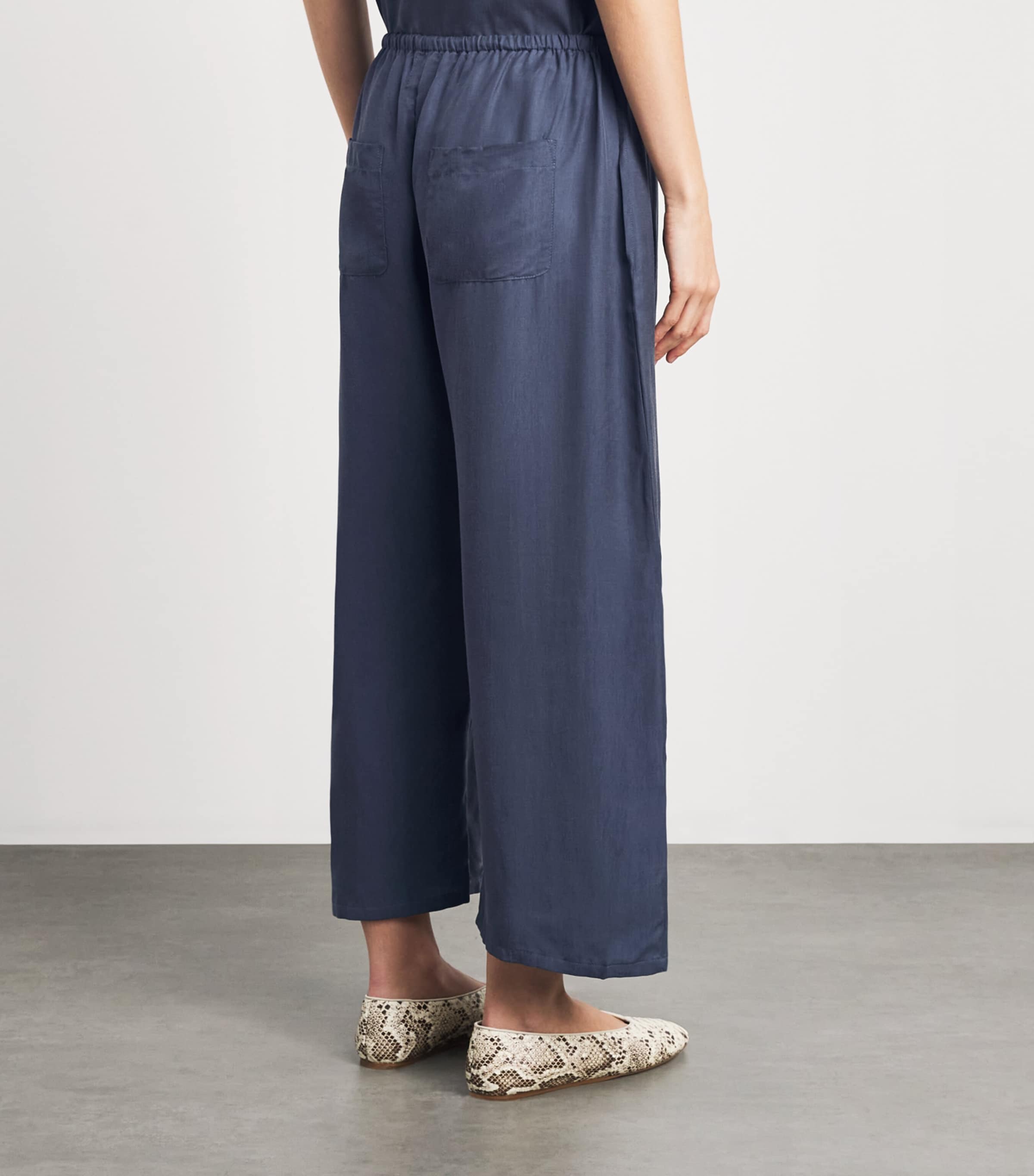 LESET Womens Kim Drawstring trousers Denim Image 5