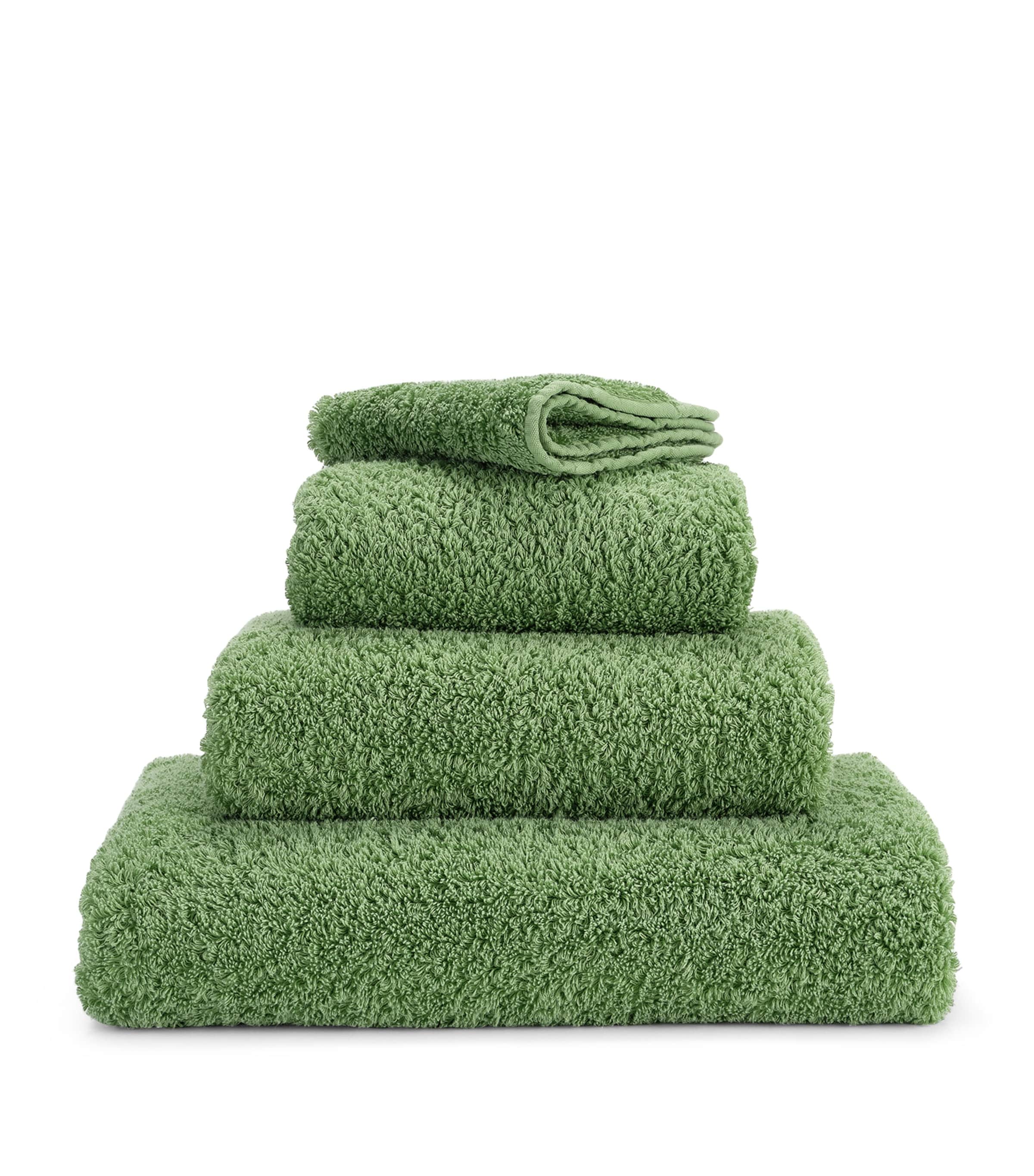 Abyss & Habidecor Super Pile Bath Towel In Green