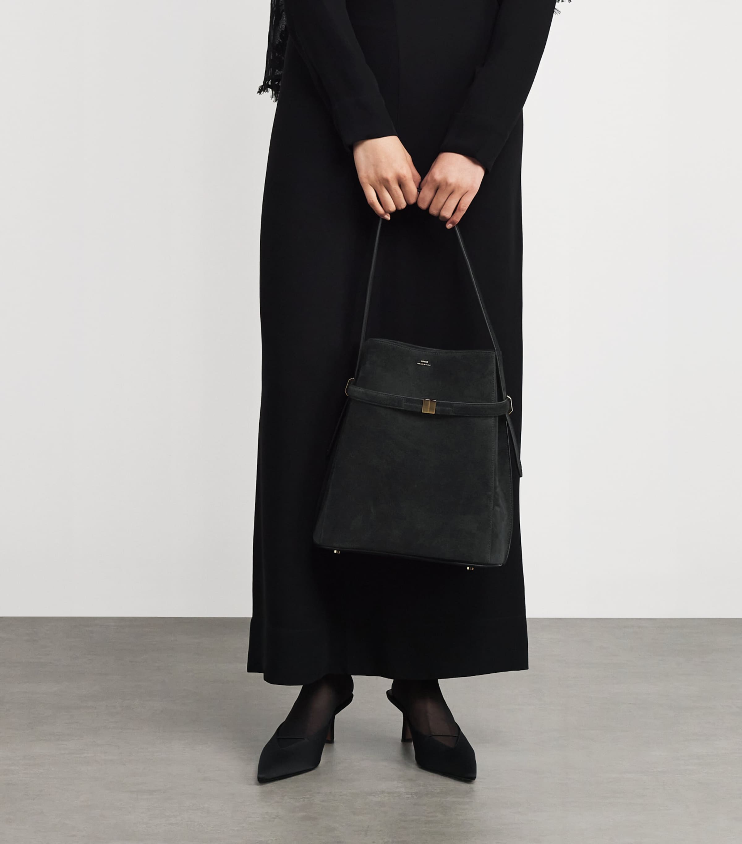 【TOTEME】Belted suede bucket bag トートバッグ/ 各色 Belted suede tote tan – TOTEME