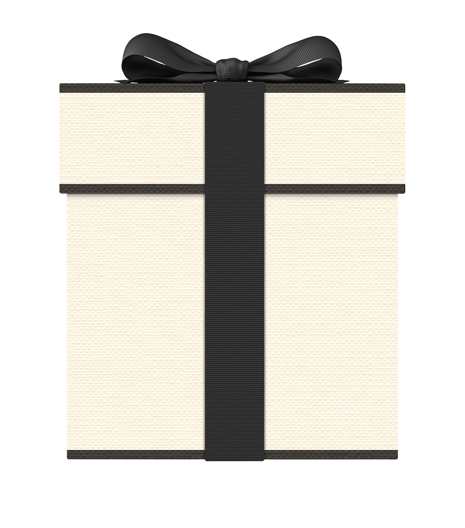 Elderflower & Gooseberry Charity Classic Candle (200g) NO COLOUR Image 4