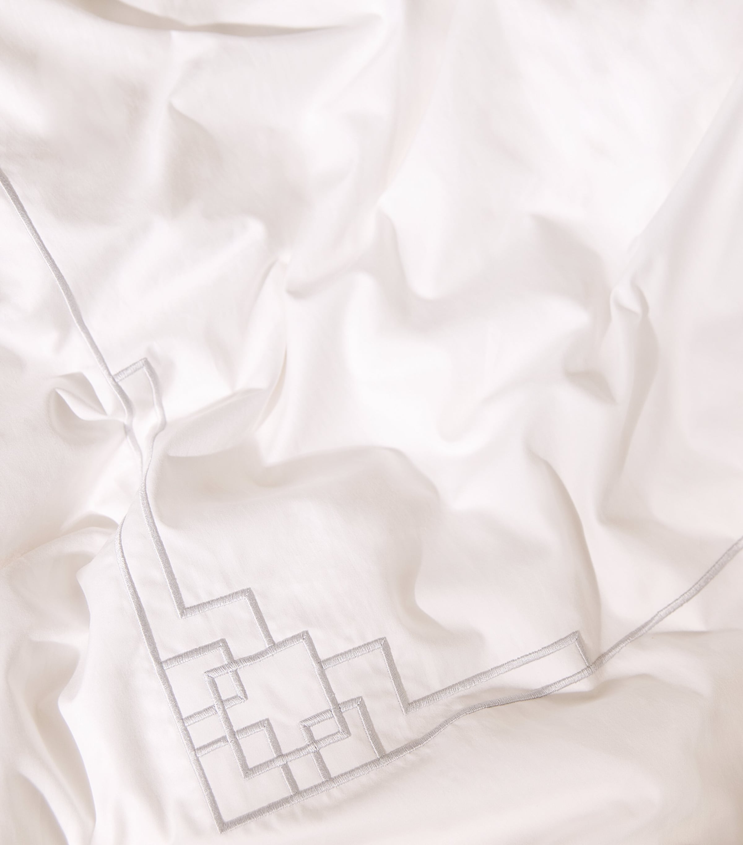 Walverden Super King Duvet Cover Set (260cm x 220cm) WHITE Image 6