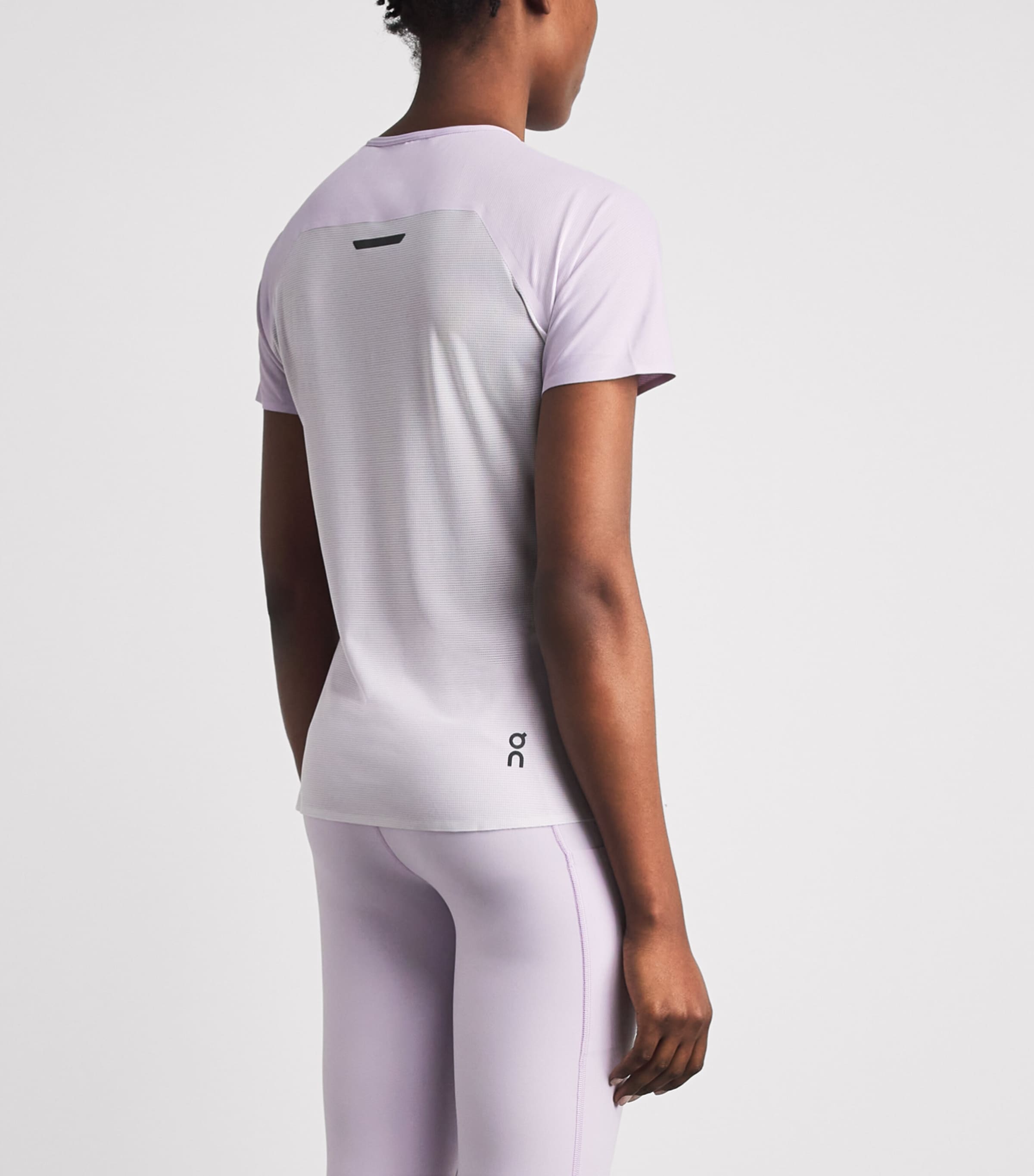 On Womens Performance T-Shirt Foxglove | Orchid Image 5