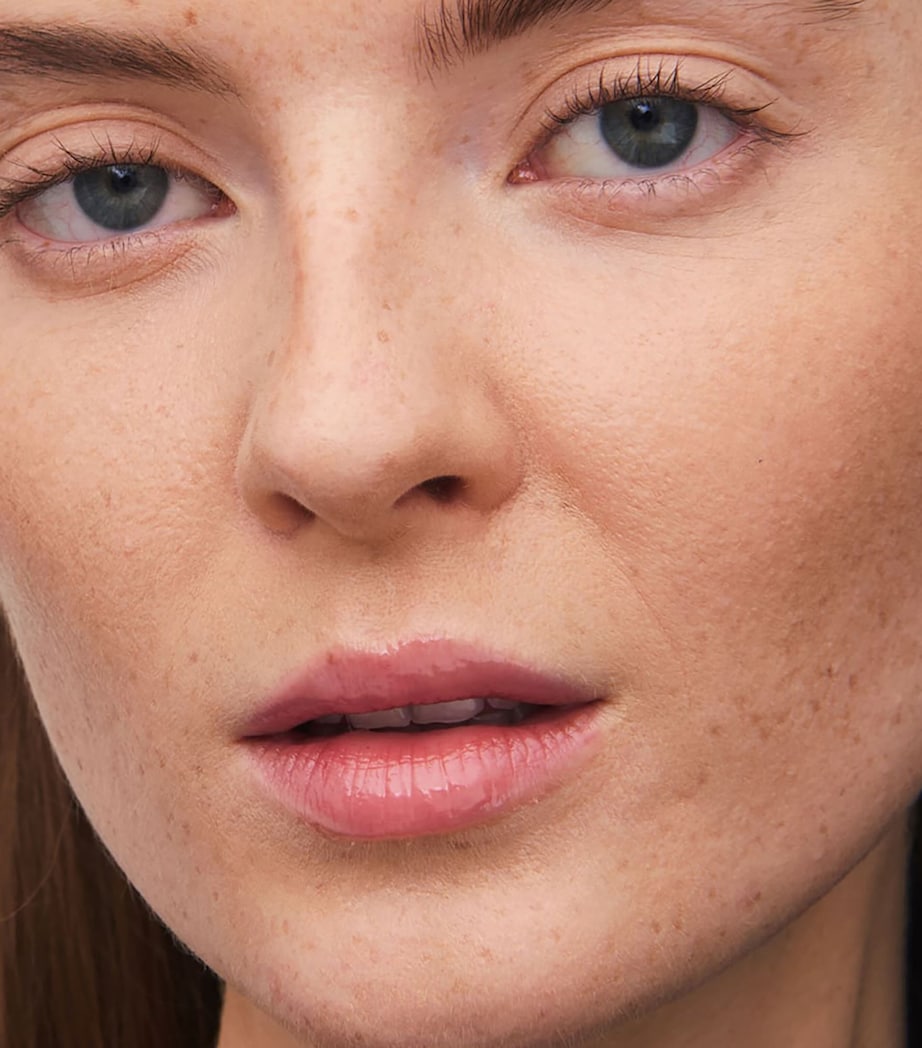 Clarins Skin Illusion All-in One-Concealer Image 4