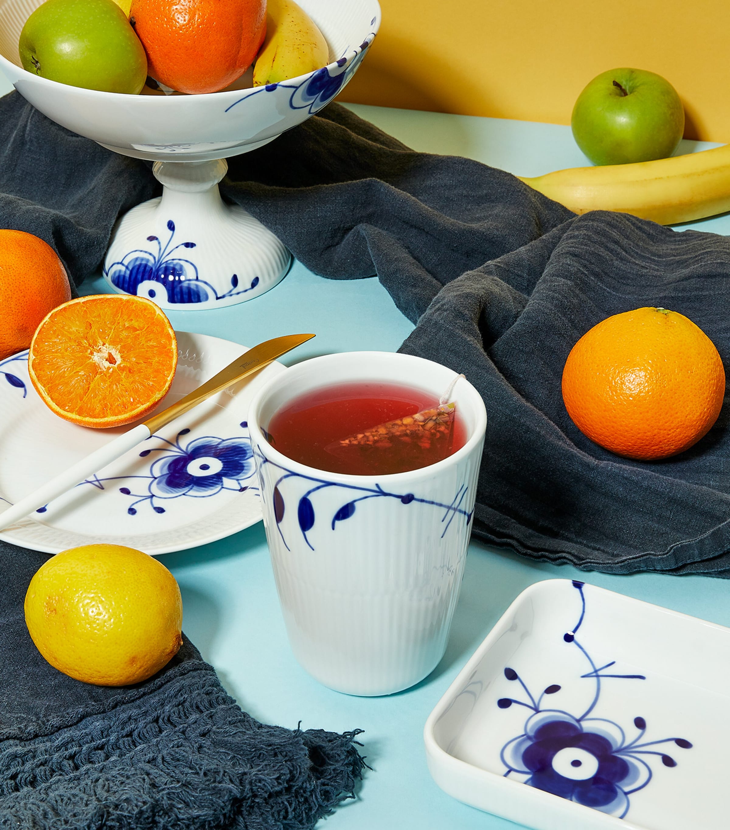 Blue Fluted Mega Thermal Mug (390ml) BLUE Image 3