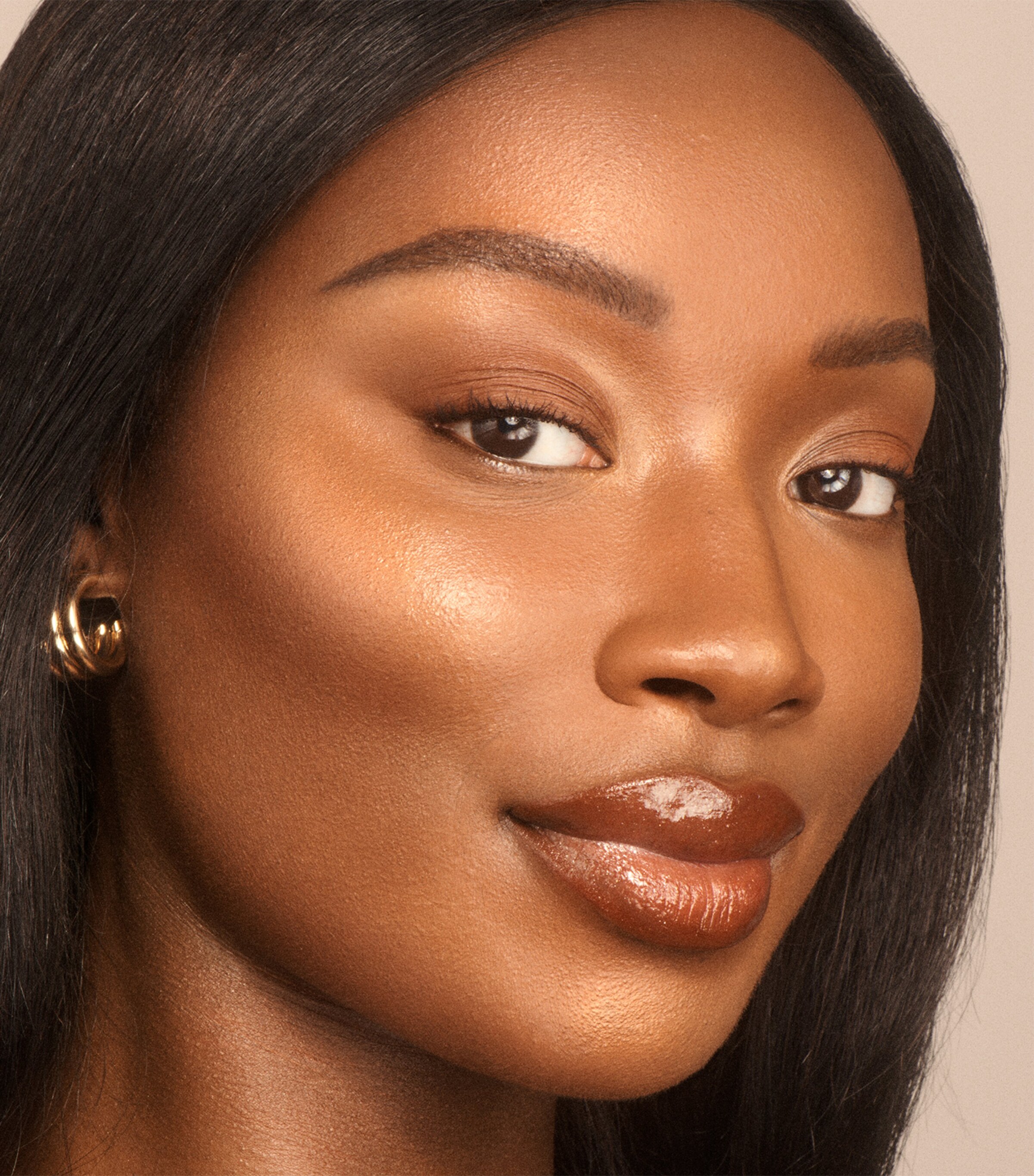 Vieve Nova Glow Liquid Light Highlighter Riches Image 2