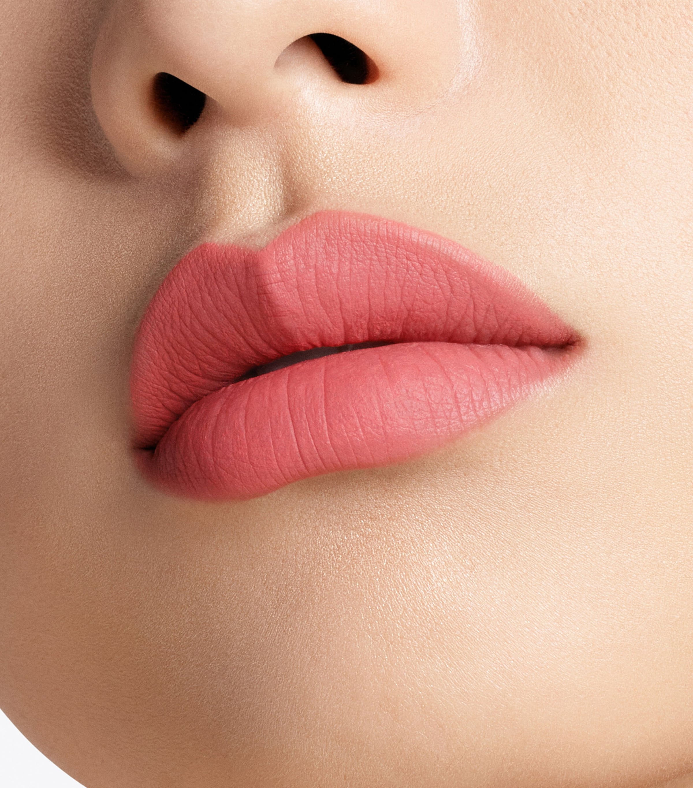 TOM FORD Liquid Lip Luxe Matte Coral Honey Image 3