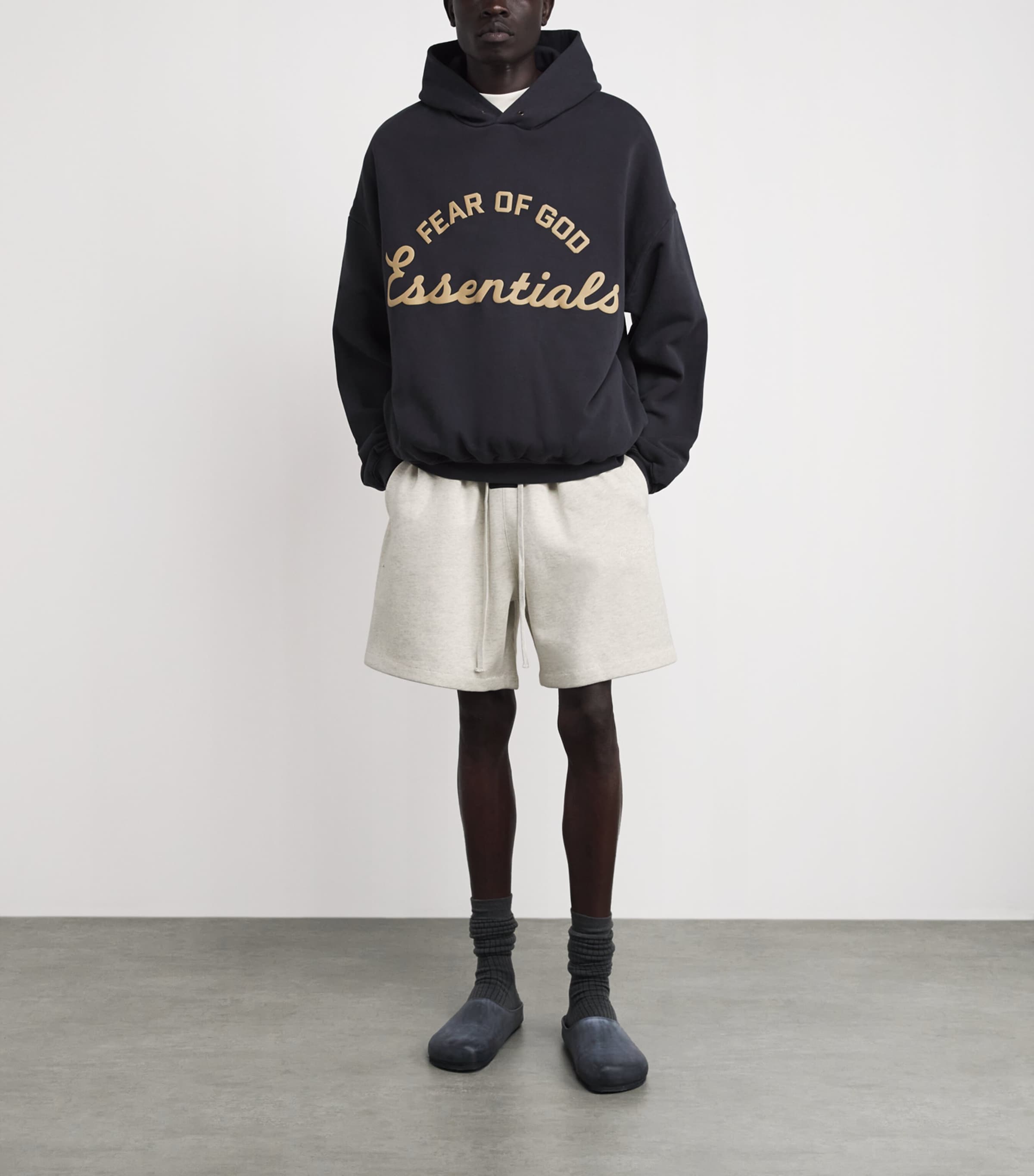 FEAR OF GOD ESSENTIALS Mens Fleece Classic Sweatshorts Oatml Hthr/lght Hthr Image 2
