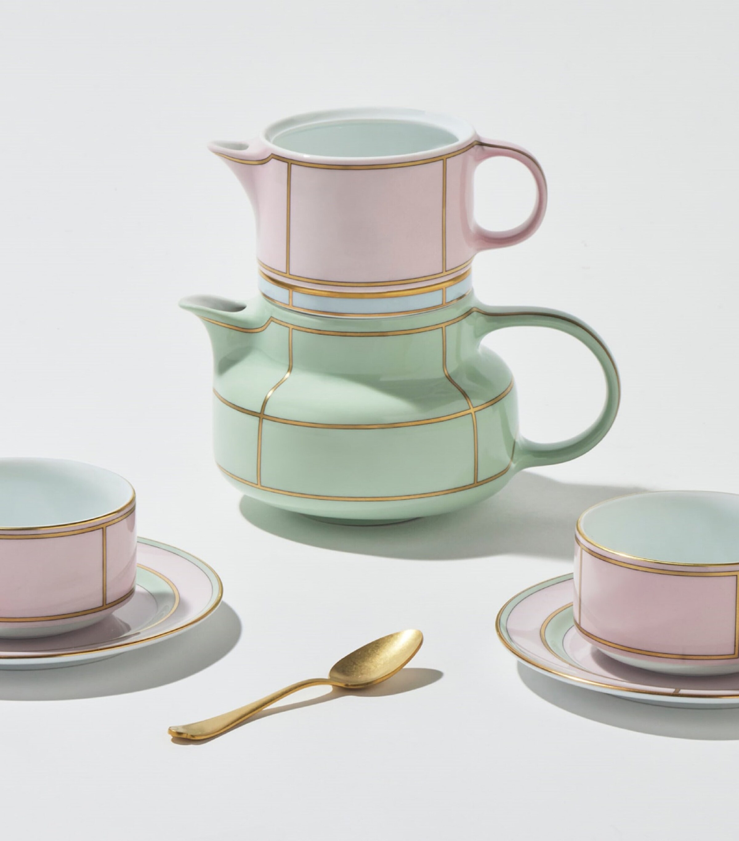 Set of 2 Porcelain Colonna Diva Rosa Teacups and Saucers G00134902 Image 4