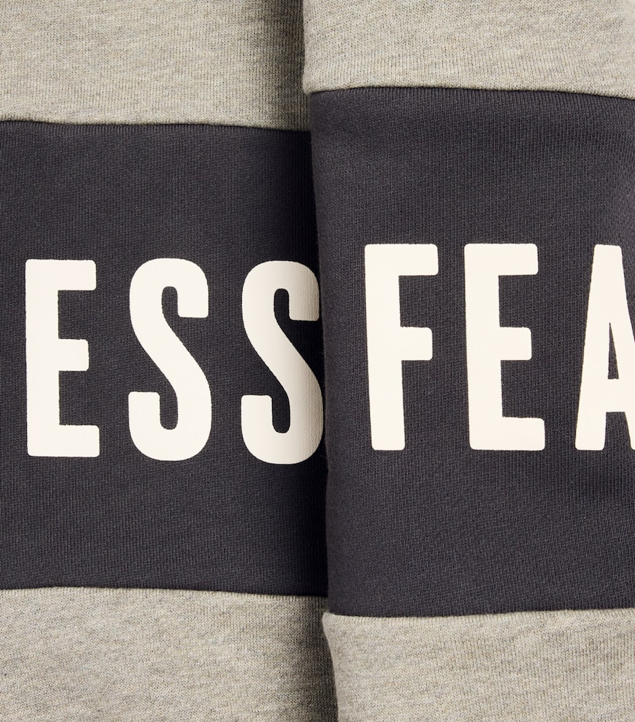 FEAR OF GOD ESSENTIALS KIDS Logo Panel Sweatshirt (2-14 Years) Hthr/irn Gry Image 3