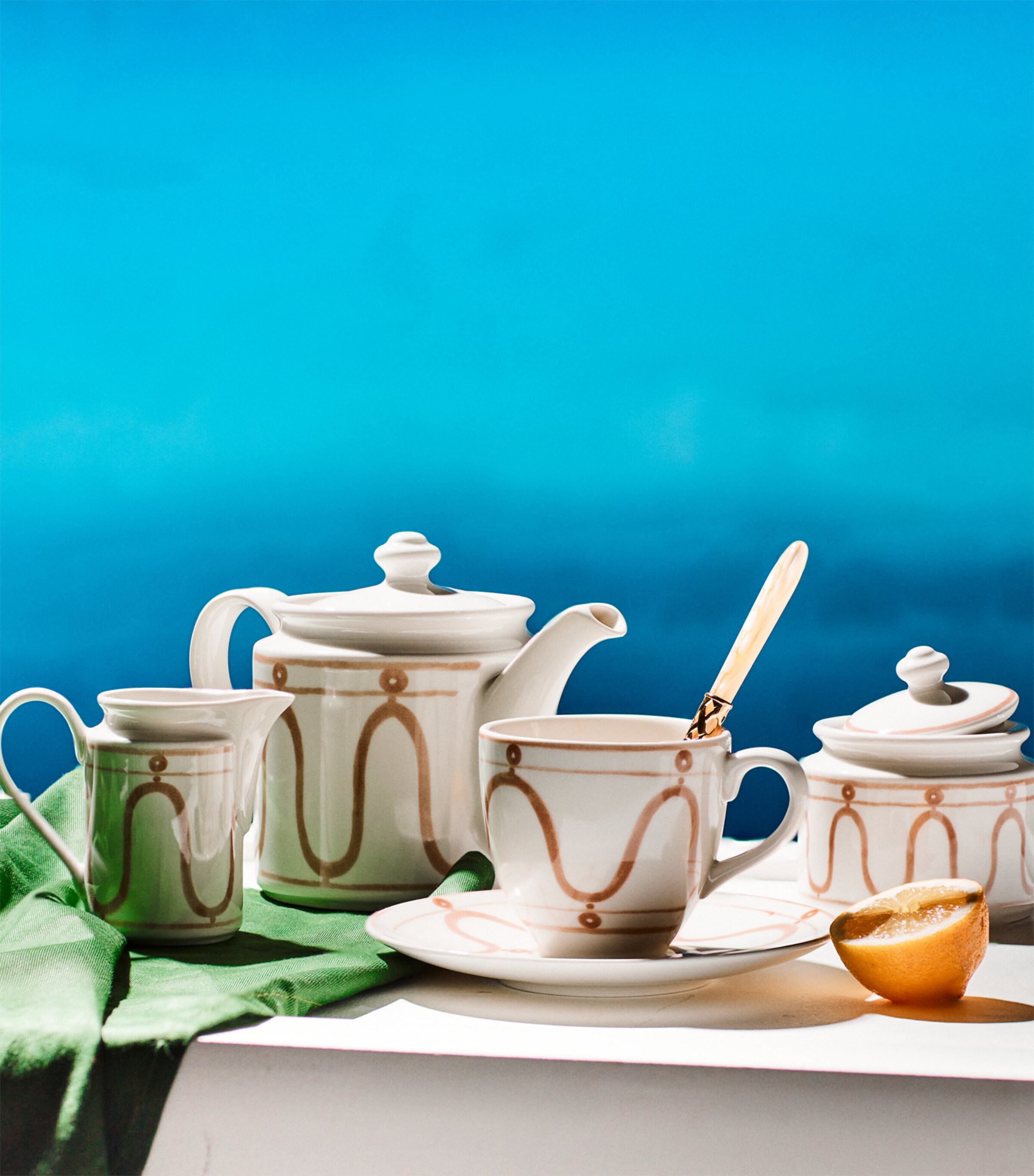 Themis Z Porcelain Serenity Tea Set