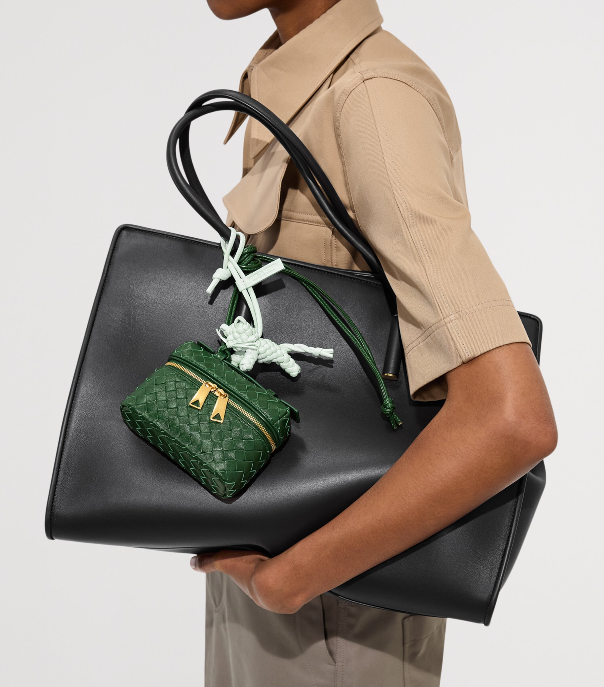 Bottega Veneta Candy Lambskin Intrecciato Bang Bang Pouch Image 2