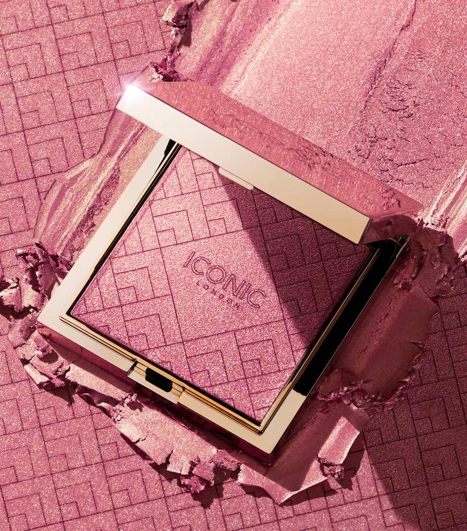 Kissed by the Sun Multi-Use Cheek Glow PLAY TIME Image 3