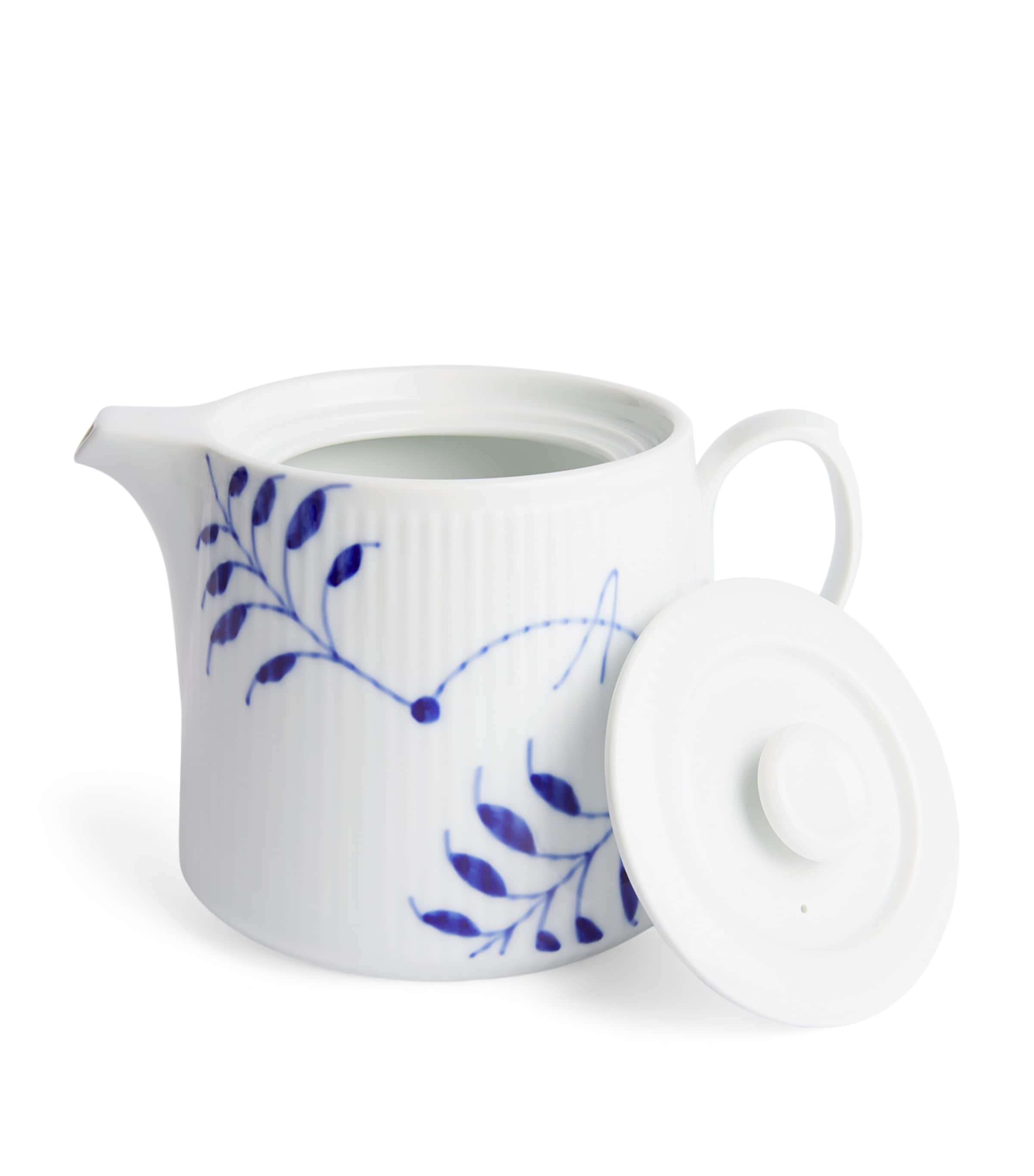Royal Copenhagen Blue Fluted Mega Teapot | Dining | Tableware | Teapots | Designers | Royal Copenhagen Royal Copenhagen Blue Fluted Mega Teapot | Dining | Tableware | Teapots | Designers | Royal Copenhagen