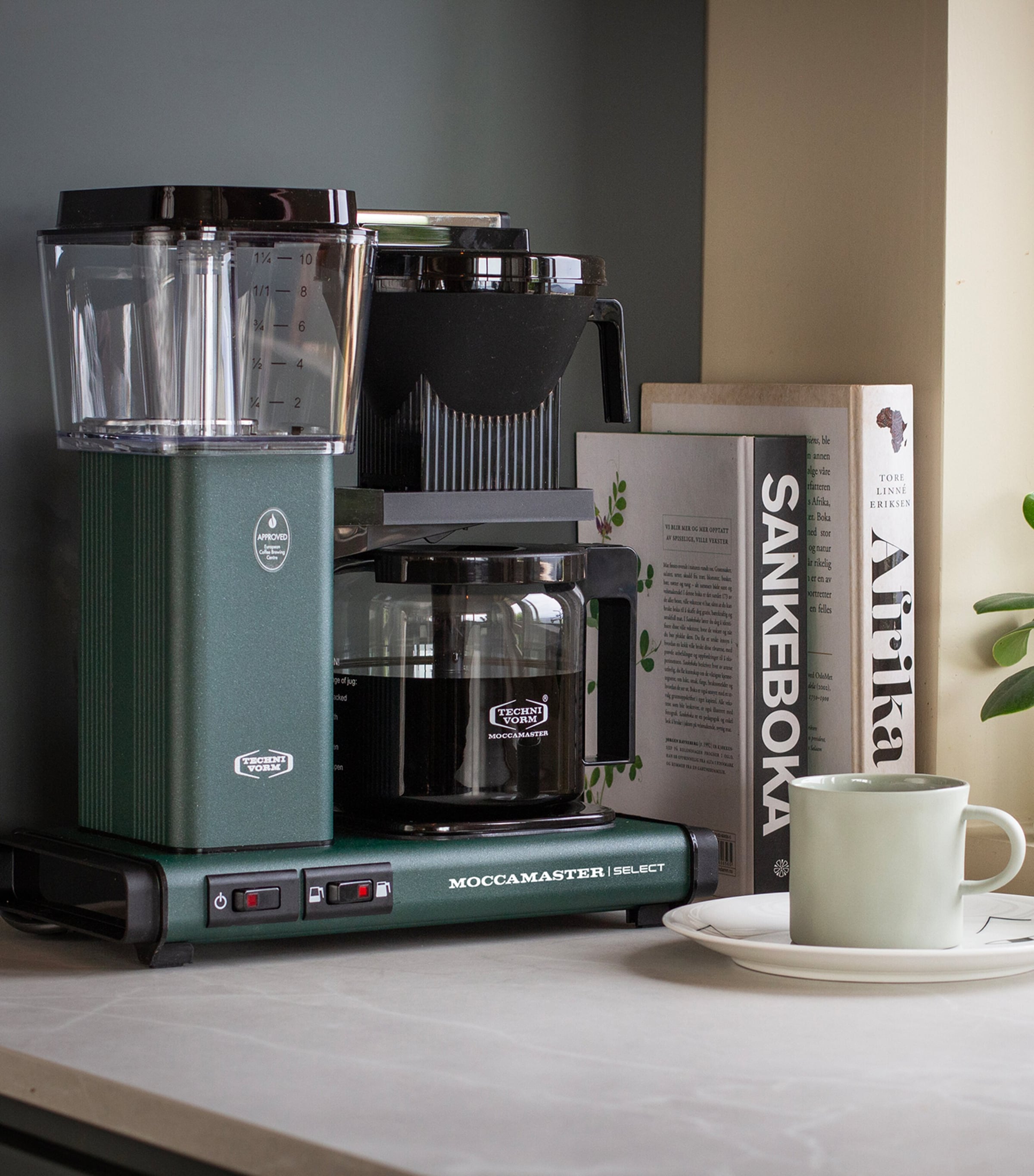 Moccamaster KBG Select Filter Coffee Machine Forest Green Image 3