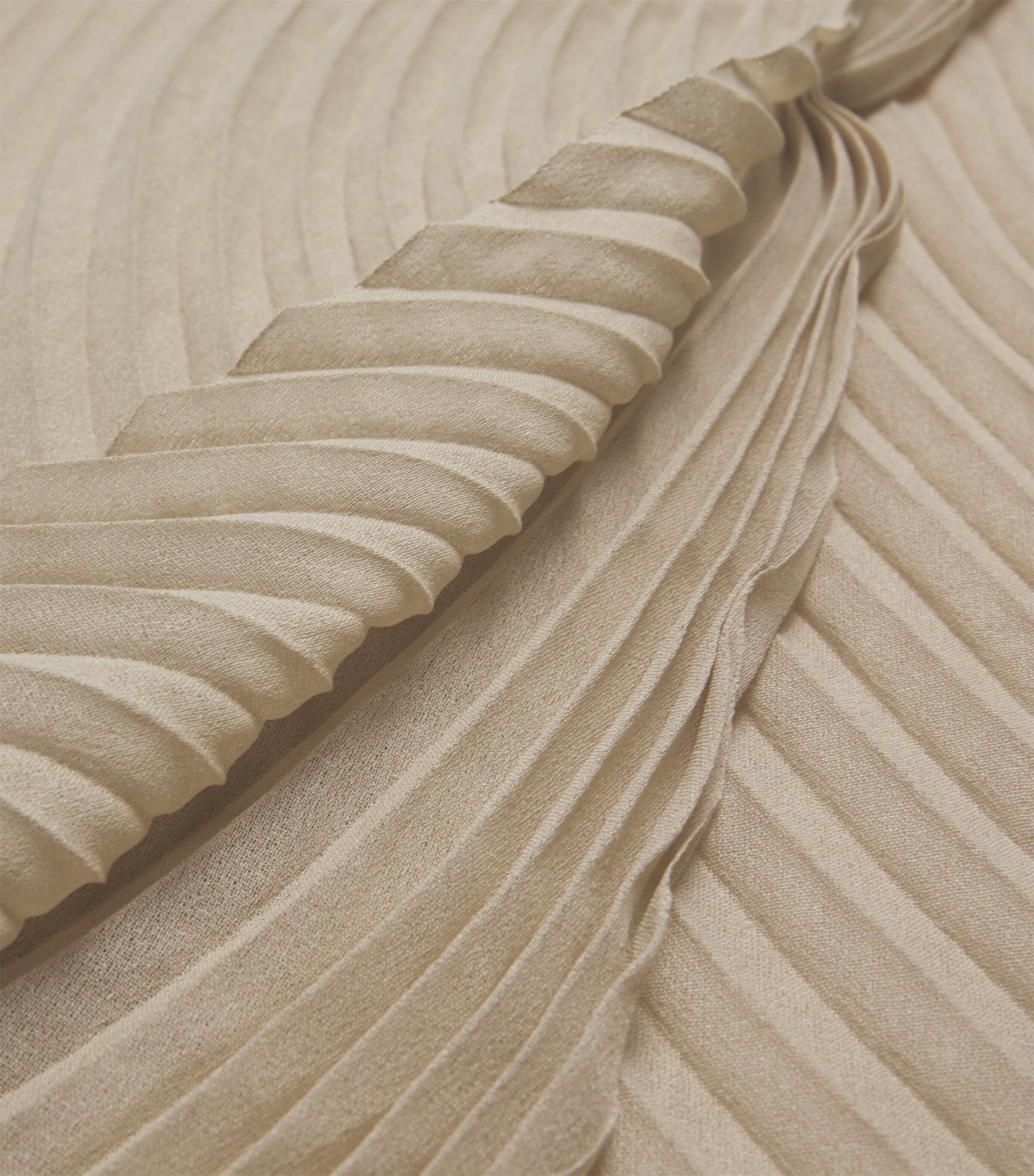 Issey Miyake Washi Pleats Stole | Harrods US
