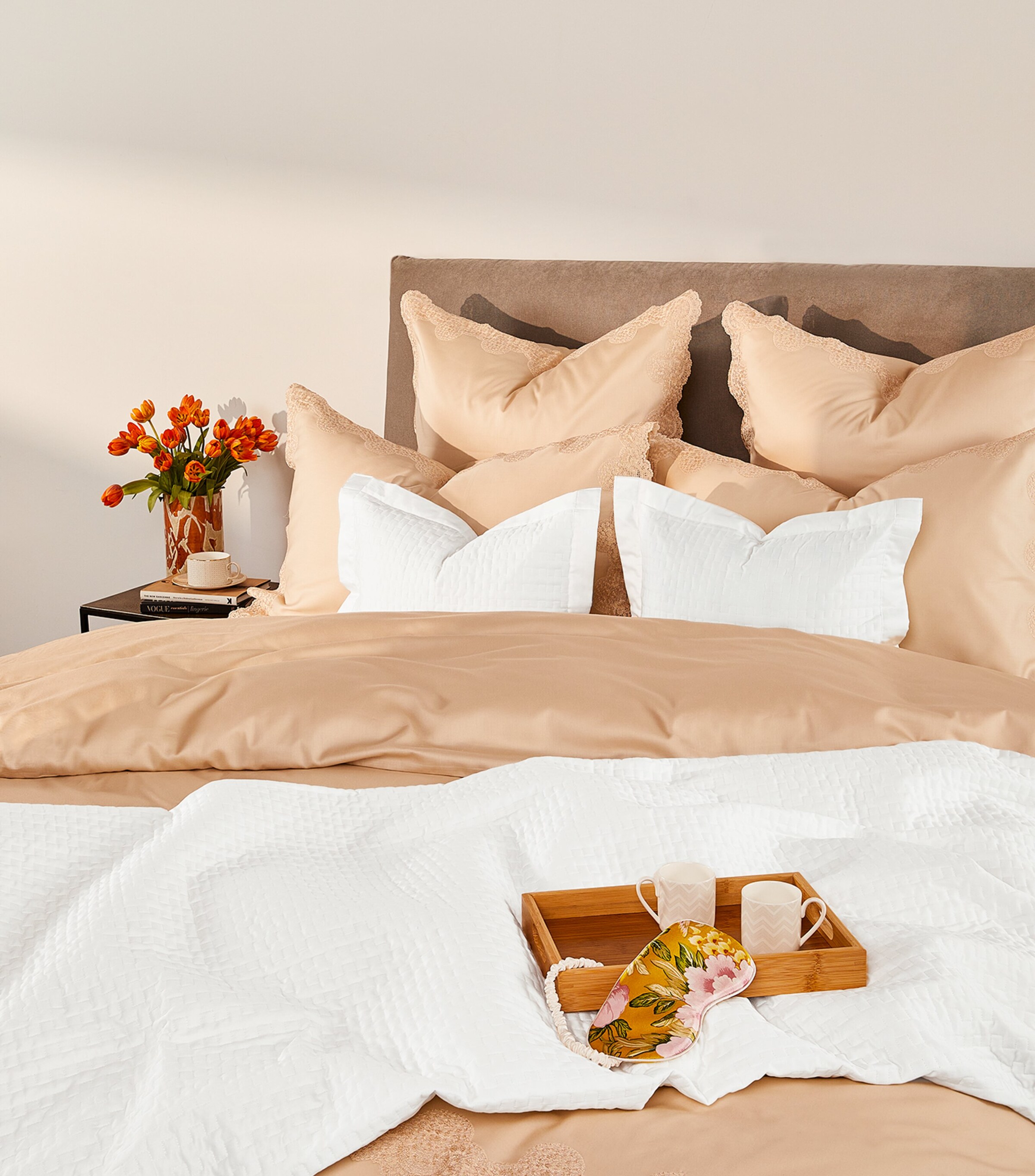 Harrods of London Boutis Bedspread (270cm x 270cm) Ivory Image 3