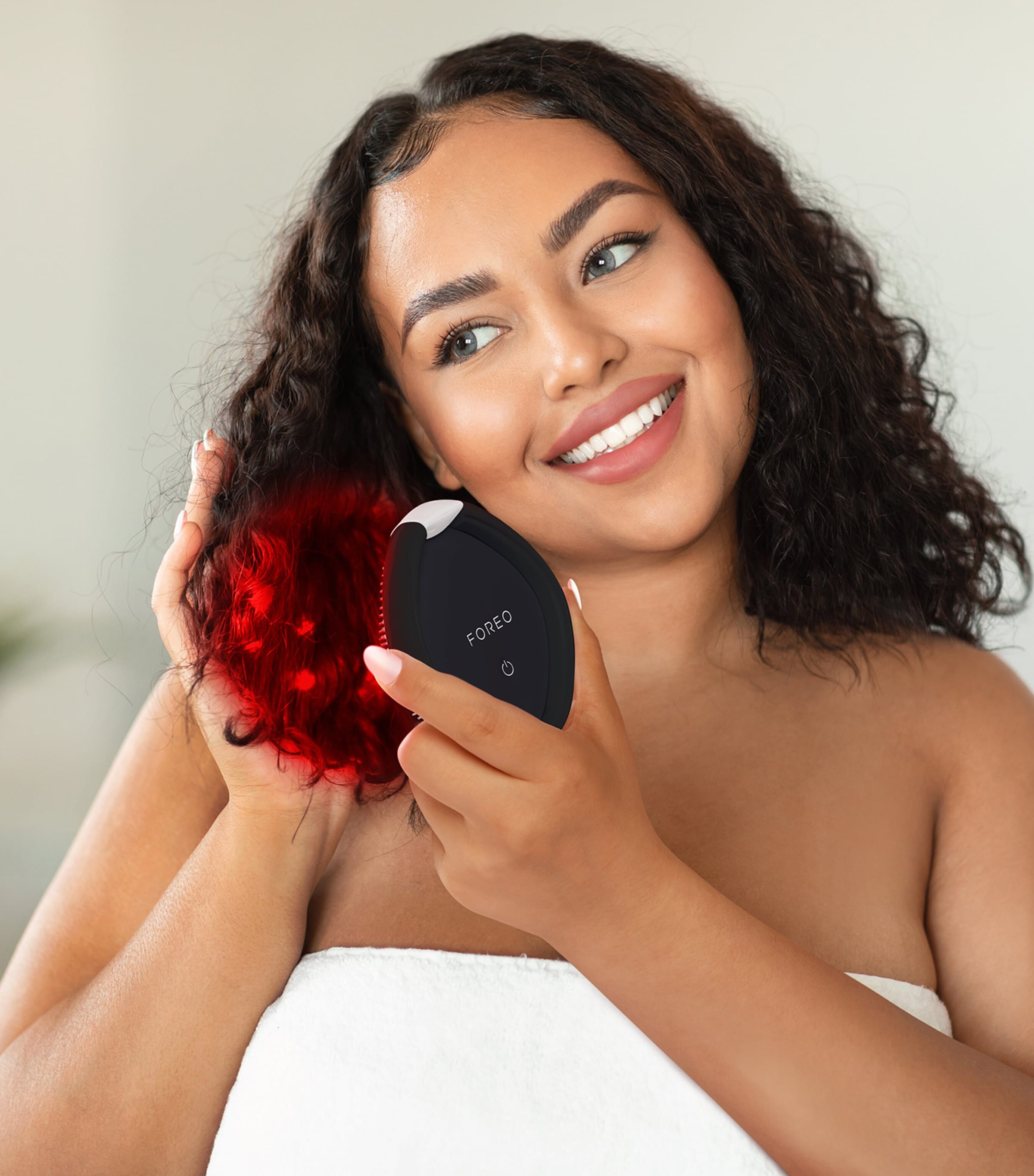 ボディ・フェイスケア Foreo Foreo FLIP Play Advanced 3-in-1 LED Hairbrush | Harrods US