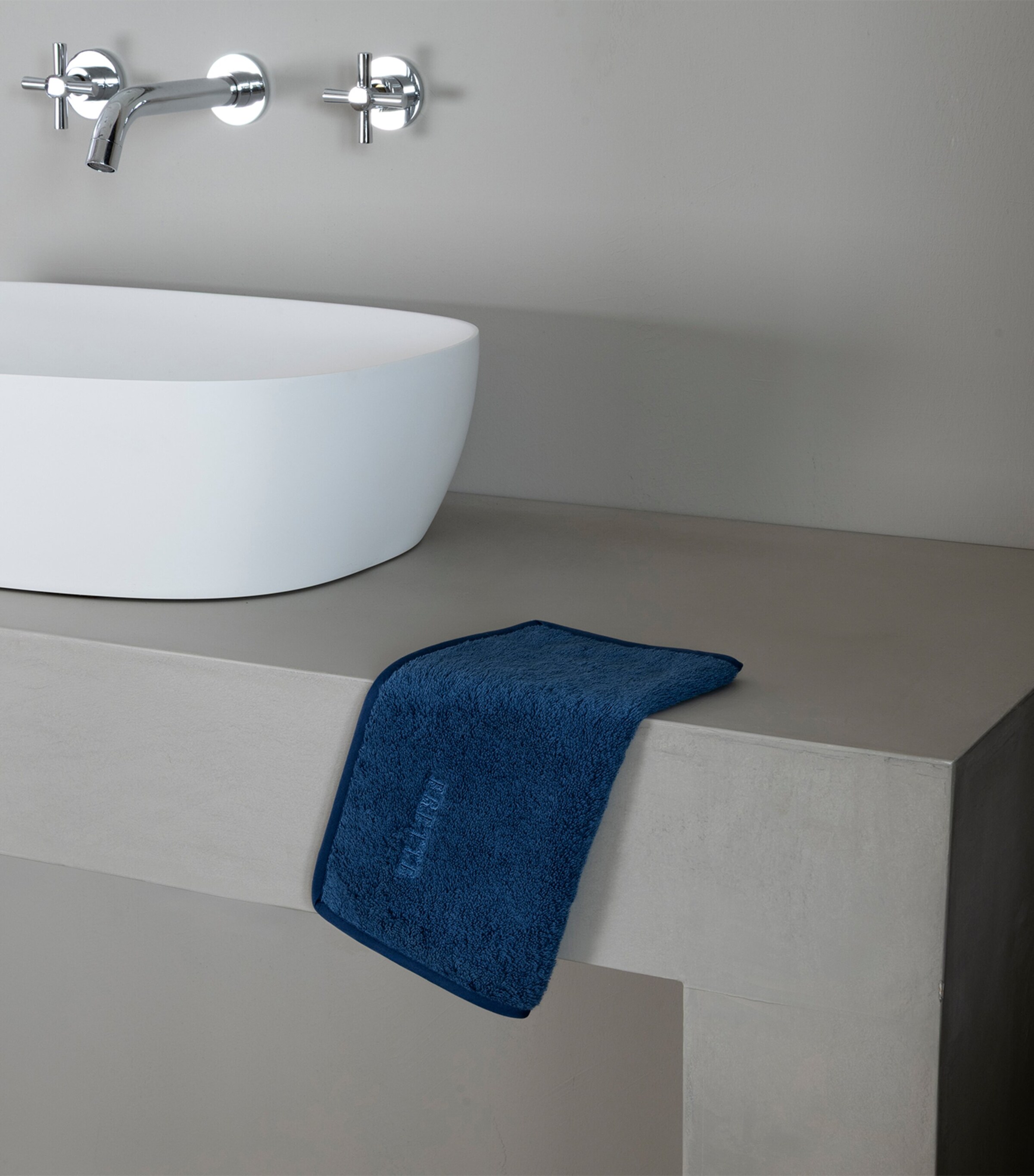 Frette Cotton Unito Wash Cloth (30cm x 30cm) Indigo Blue Image 2