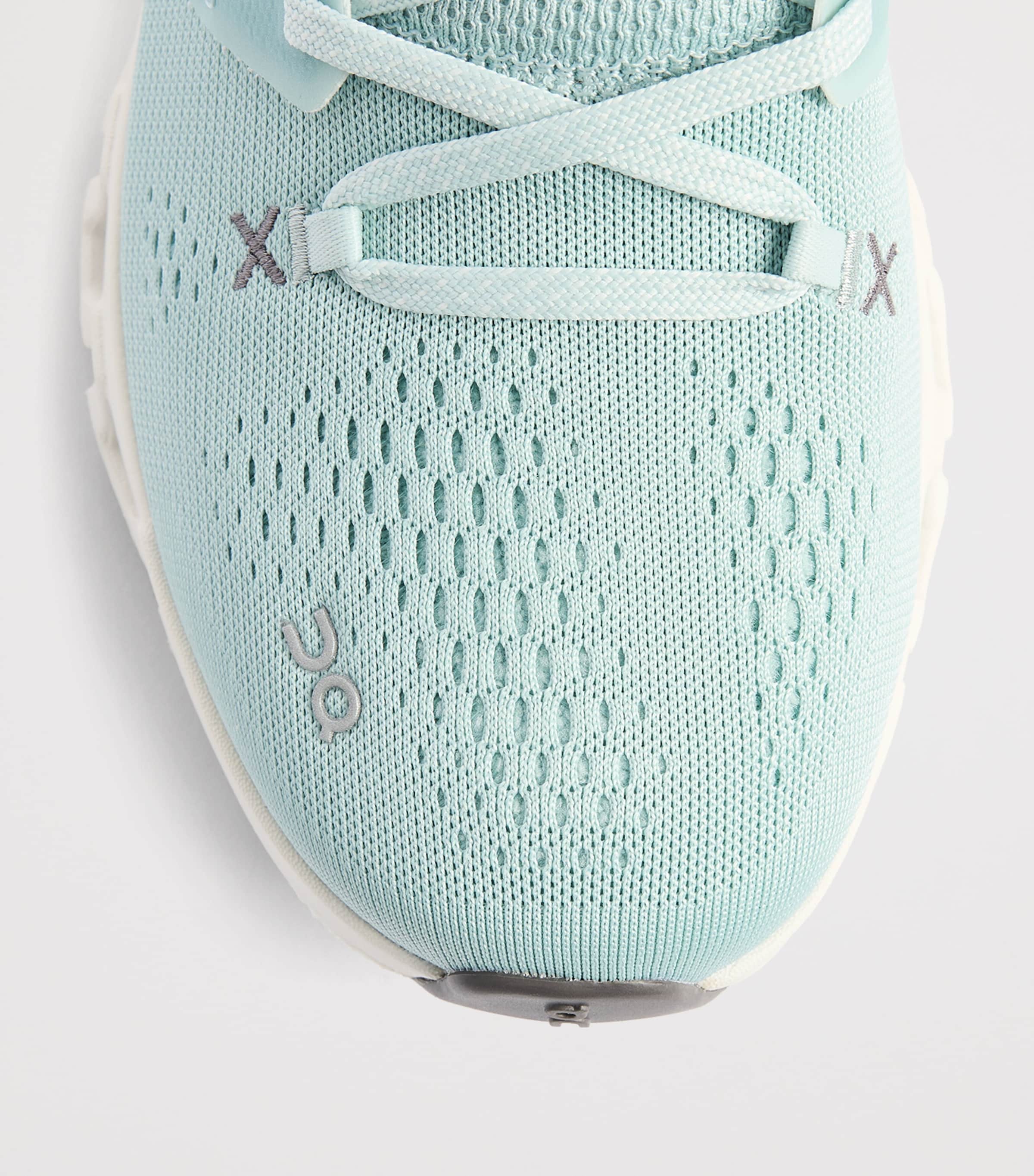 On Womens Cloud X 5 Trainers Brook | Ivory Image 4