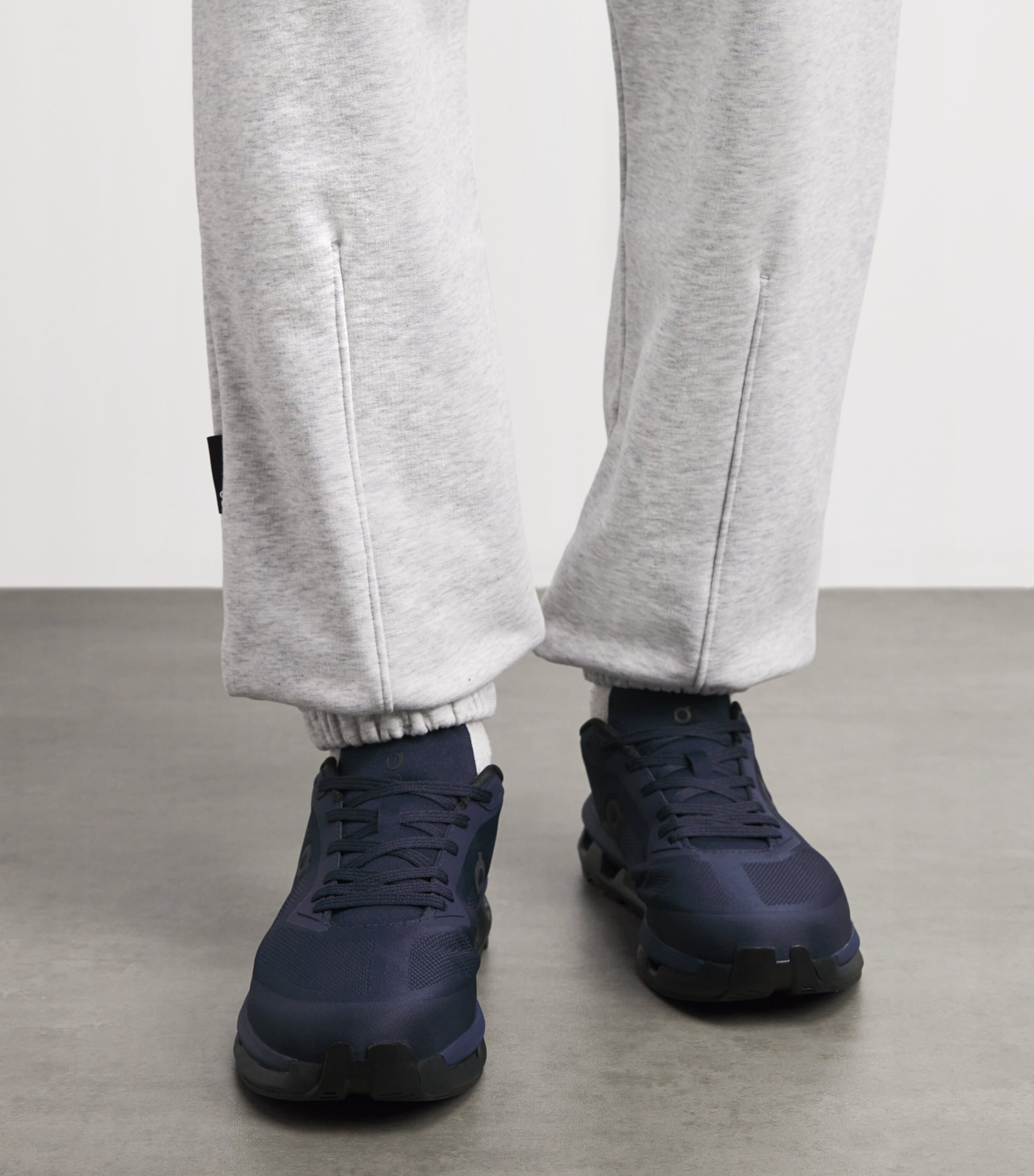 On Mens Cloudzone Trainers Midight I Black Image 4