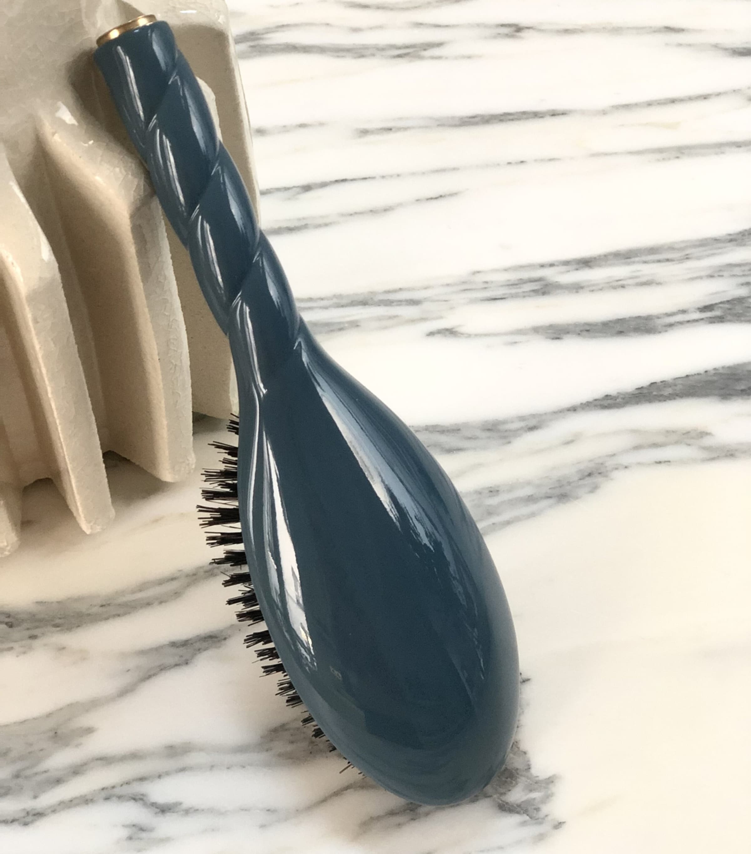 N.01 The Universal Hair Care Brush INK BLUE Image 4