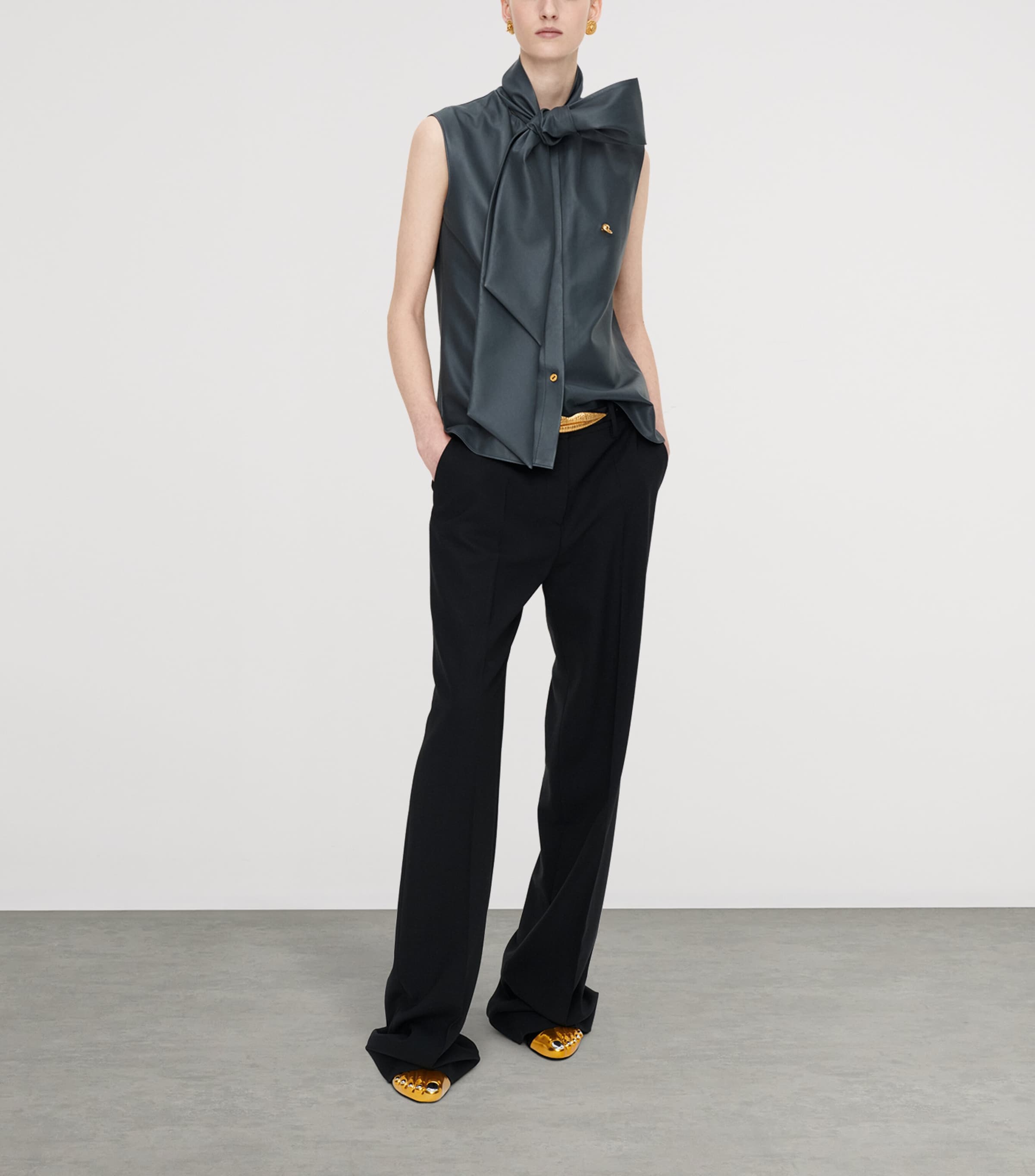 Leather Lavallière Top 999 BLACK Image 2