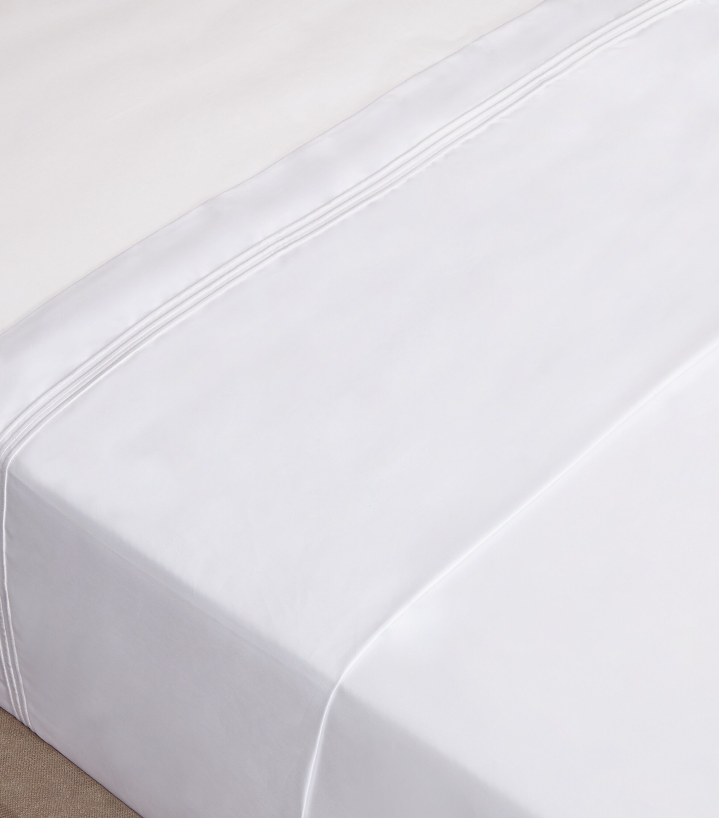 Peter Reed Lancaster Super King Flat Sheet (305cm x 320cm) White Image 4