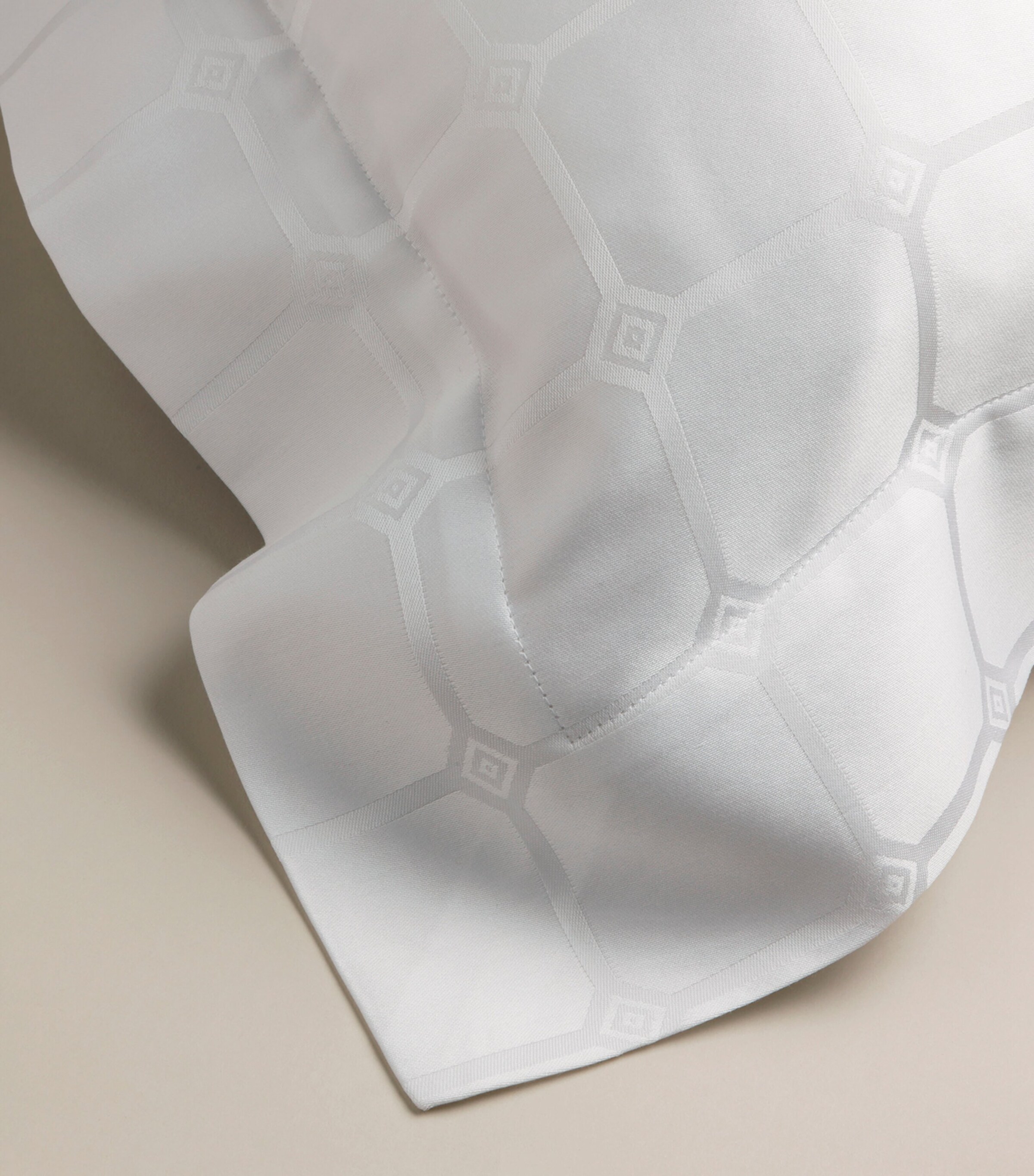 The Trellis King Jacquard Duvet Cover Set (230cm x 220cm) WHITE Image 7