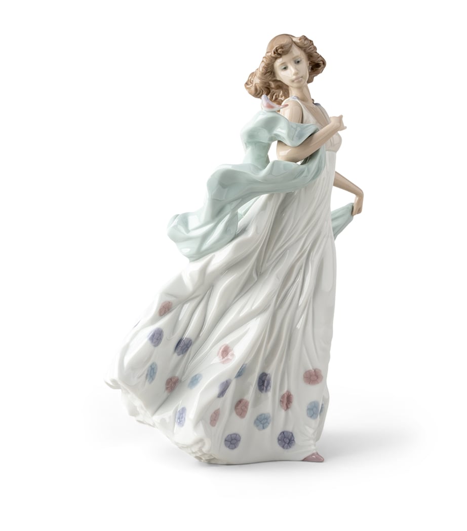 Lladró Summer Serenade Figurine Image 3