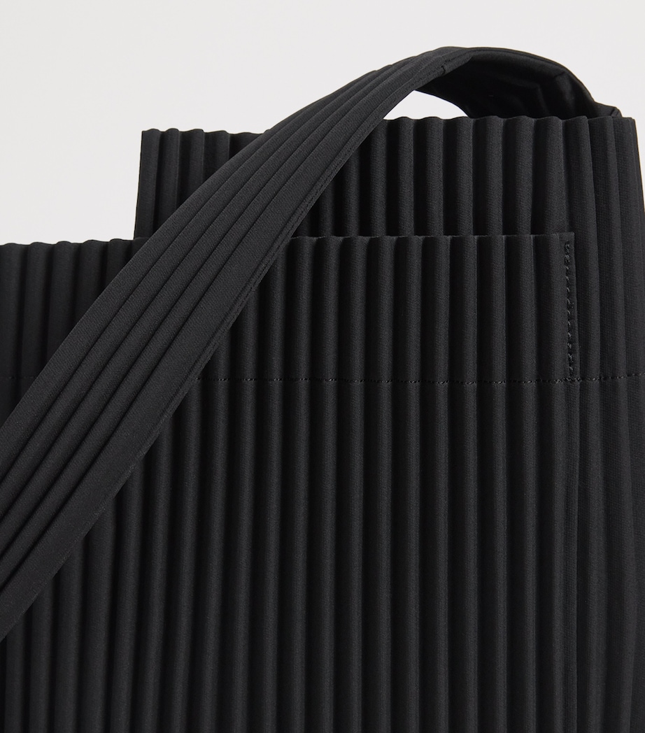 Pleated Utility Shoulder Bag 15 - BLACK Image 6