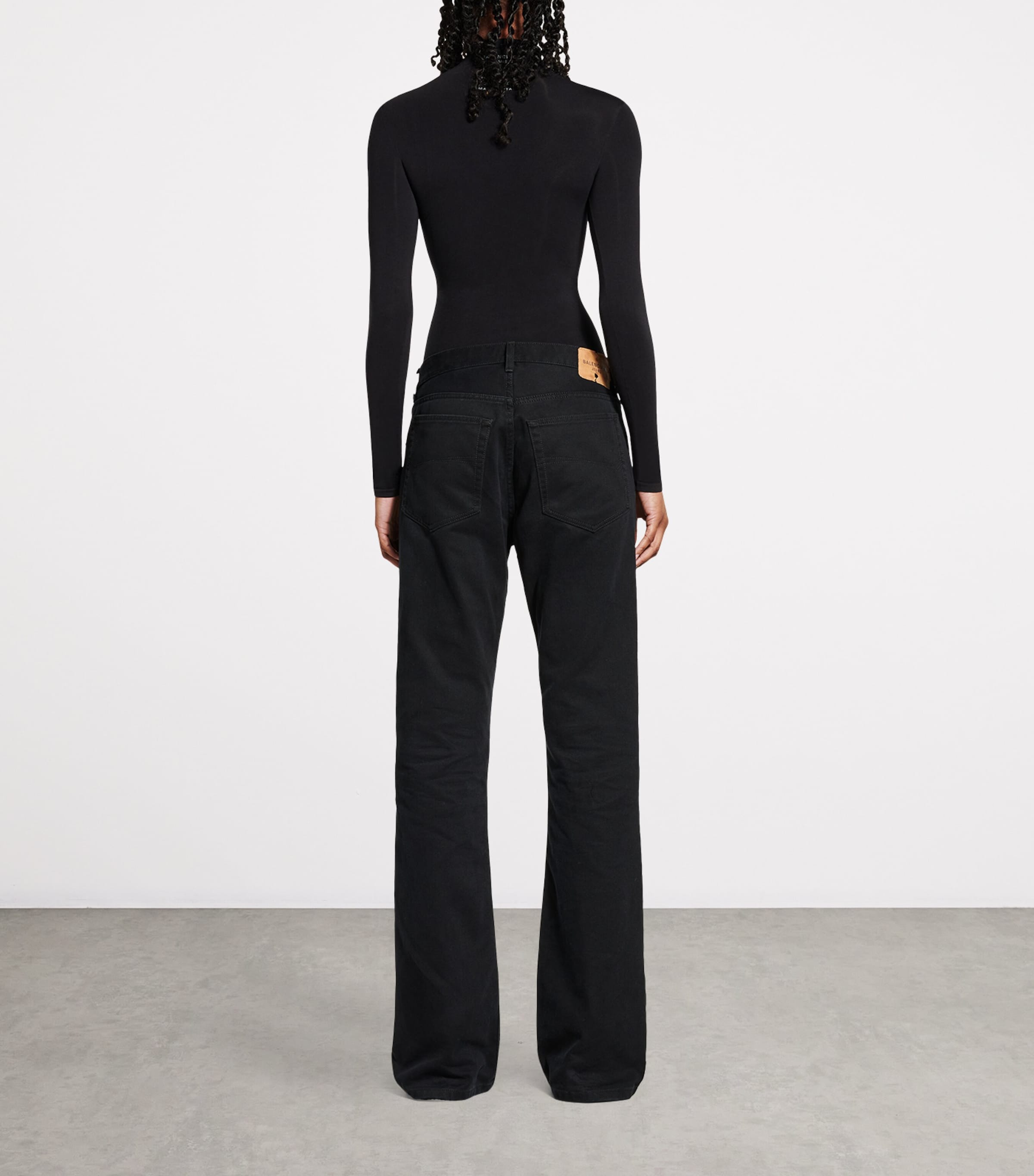 Straight-Fit Mid-Rise Jeans 3207 Image 4